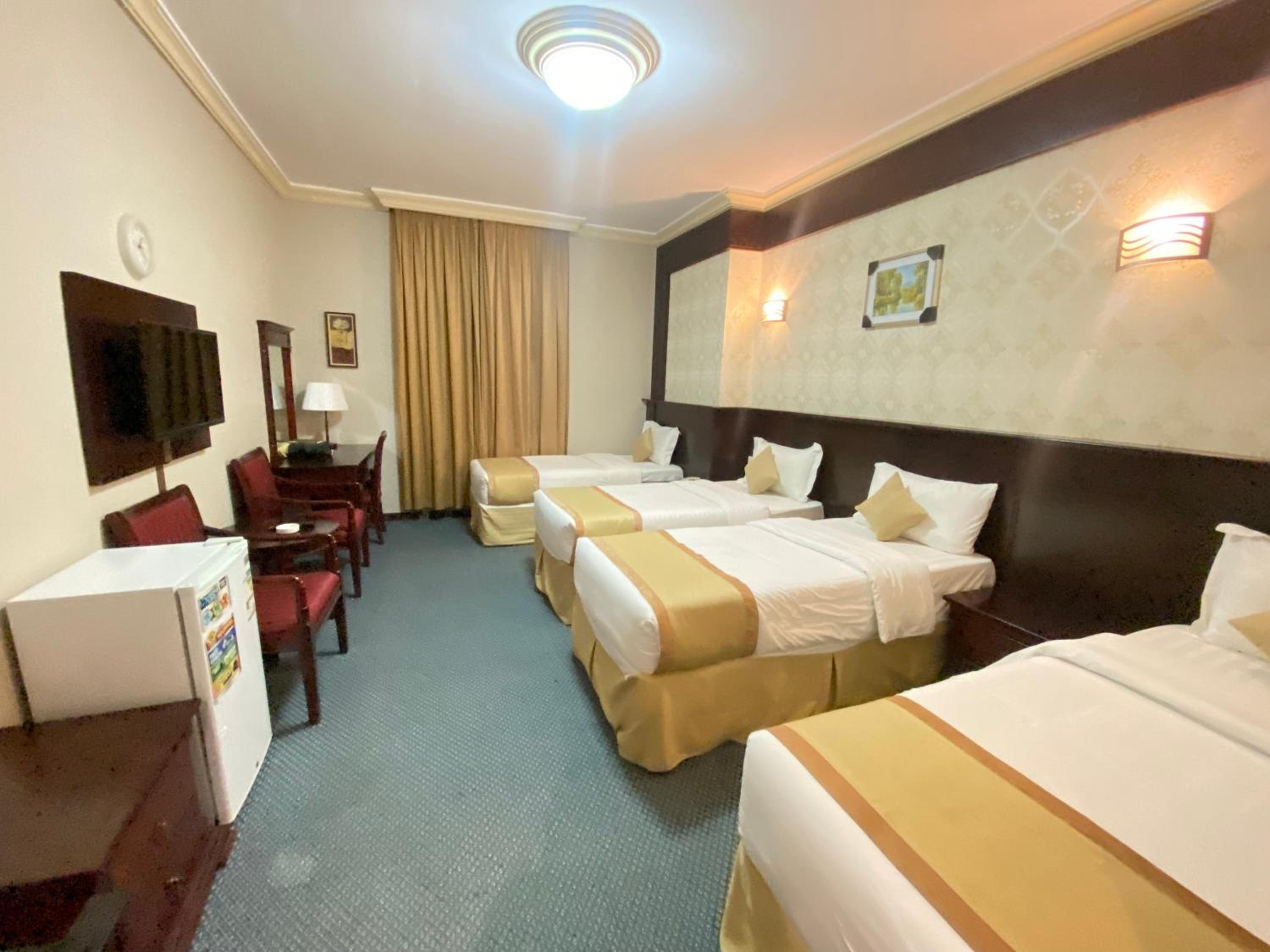 Quadruple Room - Photo 15