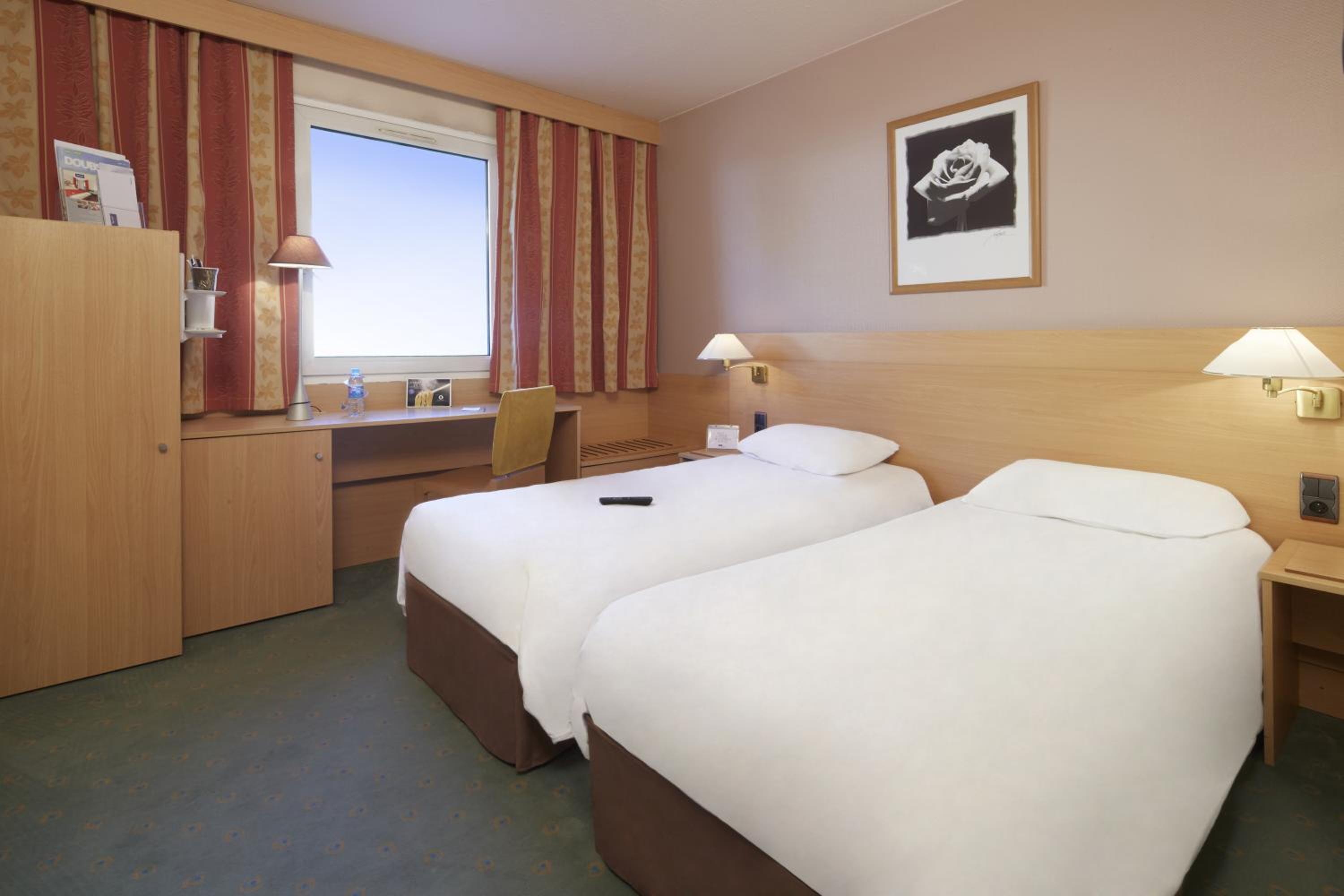 Twin Room - Photo 6
