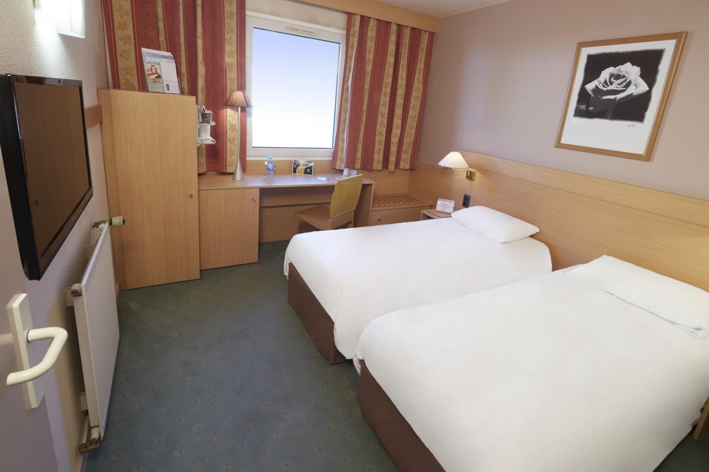 Twin Room - Photo 7