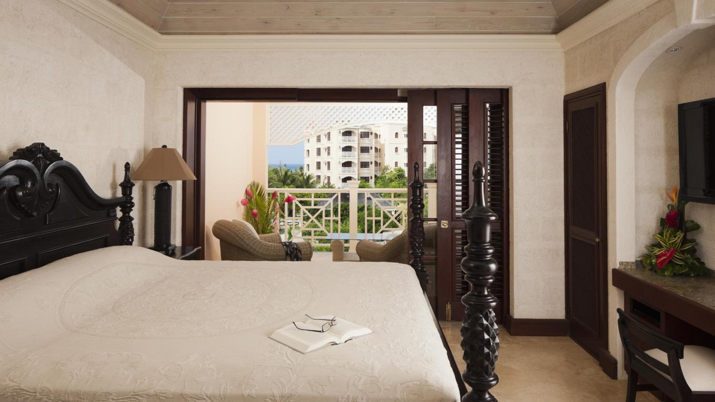 Garden Pool Park Two-Bedroom Suite