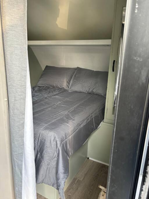 One-Bedroom Apartment photo 3