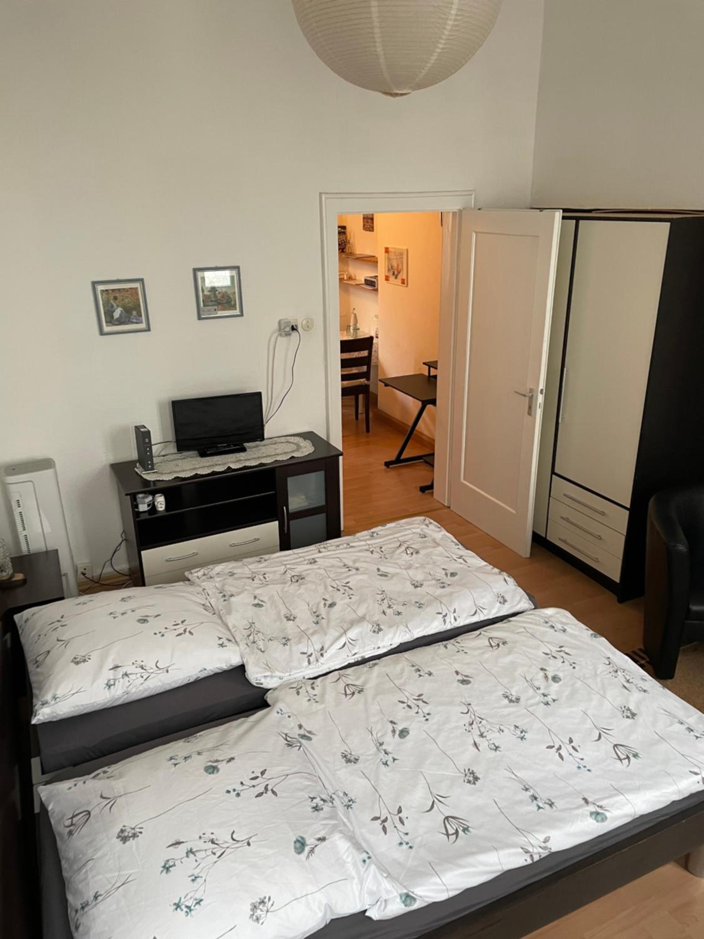 One-Bedroom Apartment photo 1