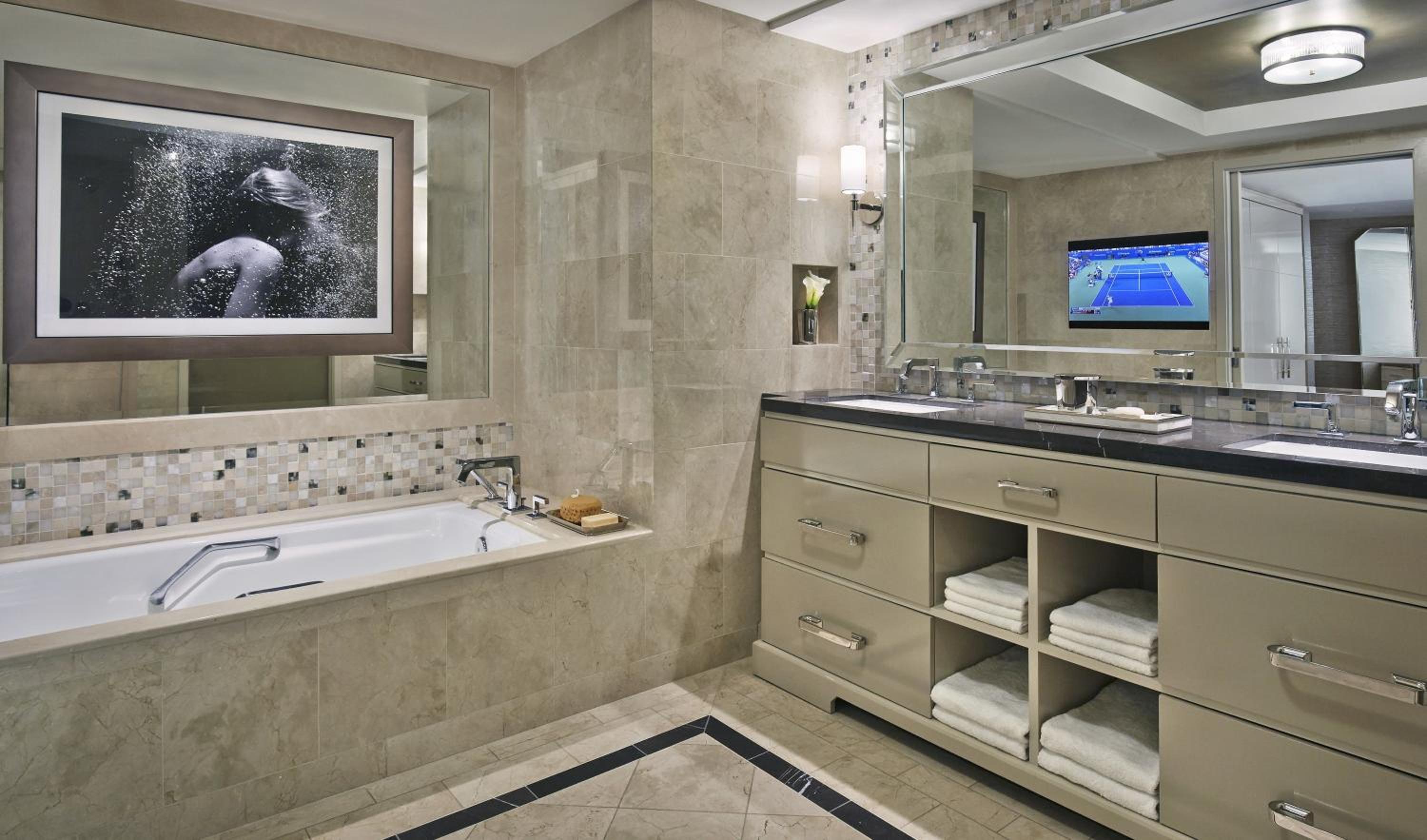 Accessible Deluxe Classic Suite