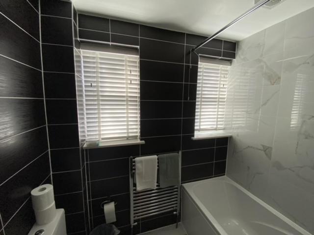Double Room with Shared Bathroom photo 2