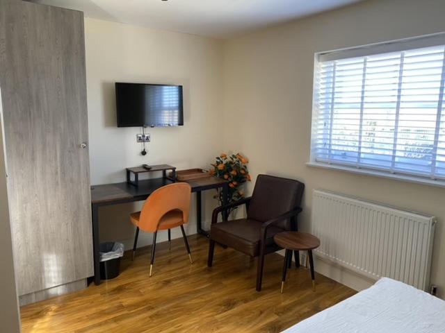 Double Room with Private Bathroom photo 2