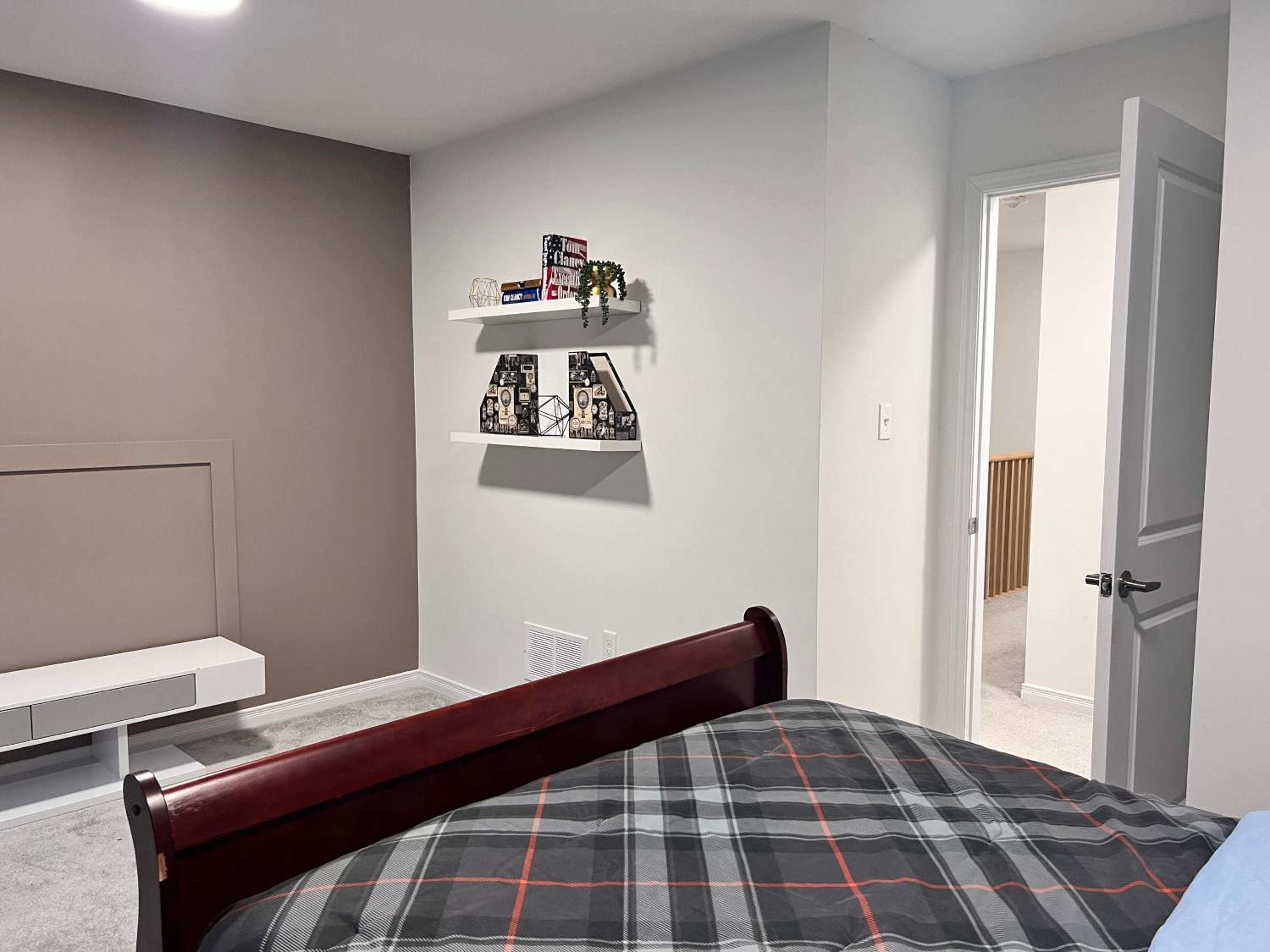 Four-Bedroom House photo 2