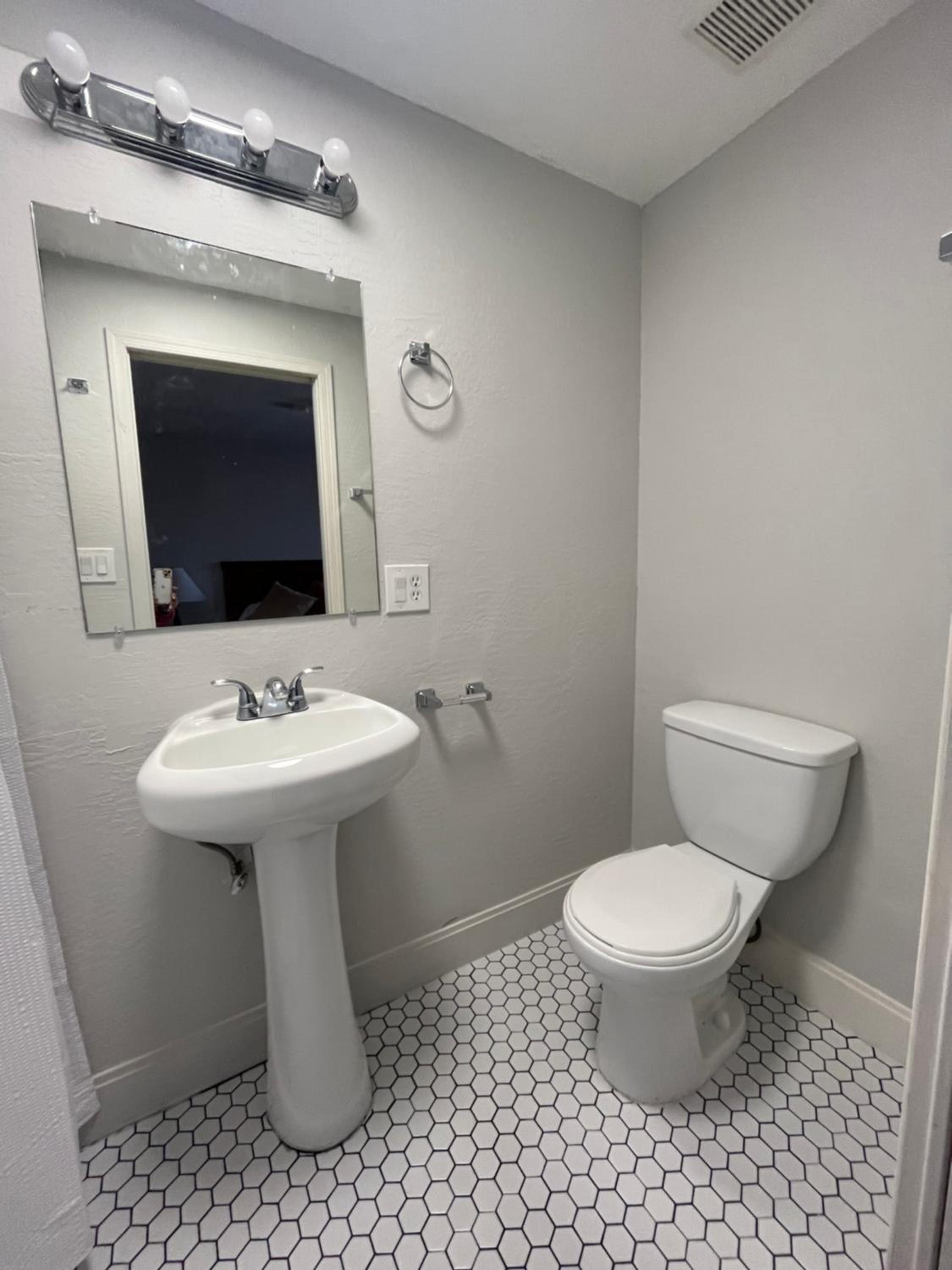 Queen Room - Photo 7
