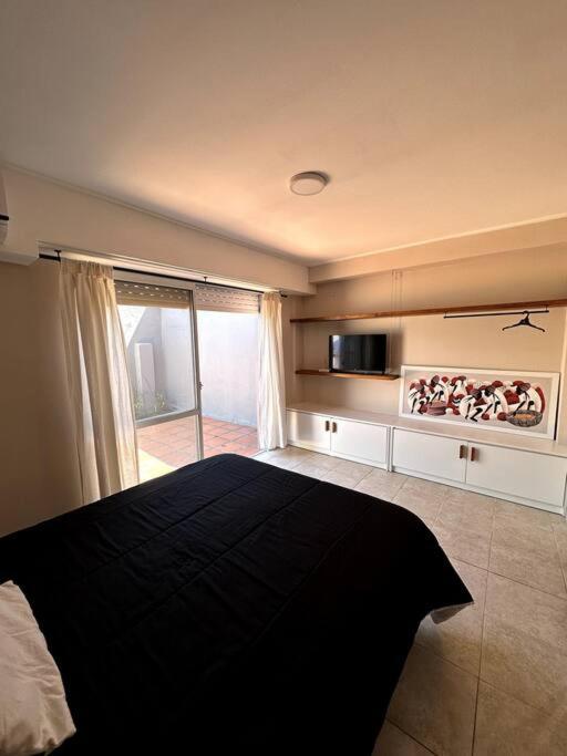 One-Bedroom House photo 1