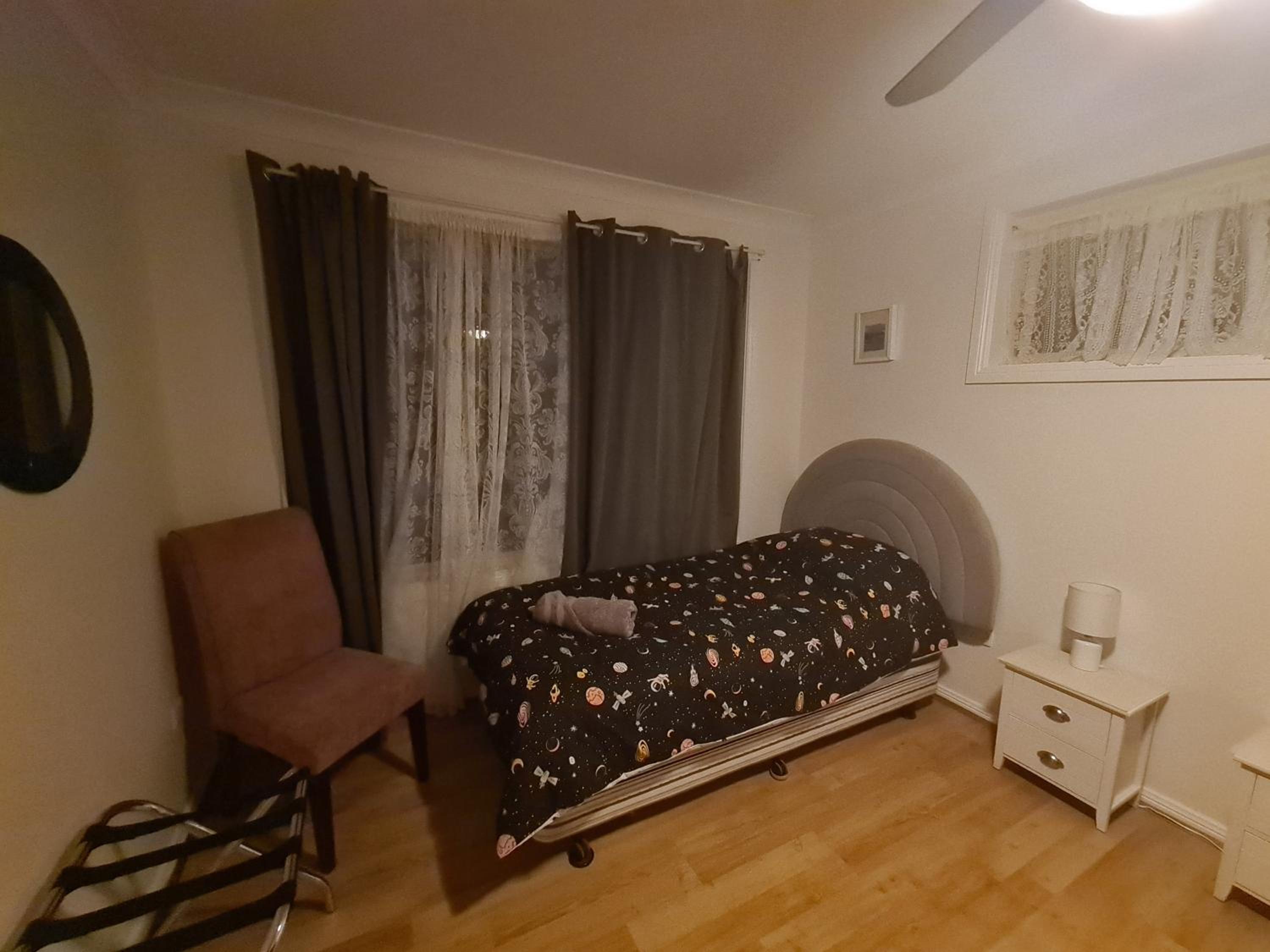 Three-Bedroom House photo 2