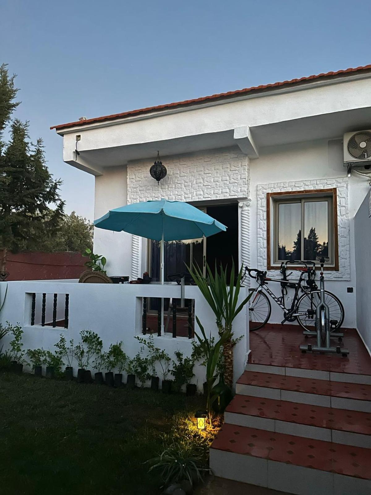 Bungalow with Garden View - Photo 6