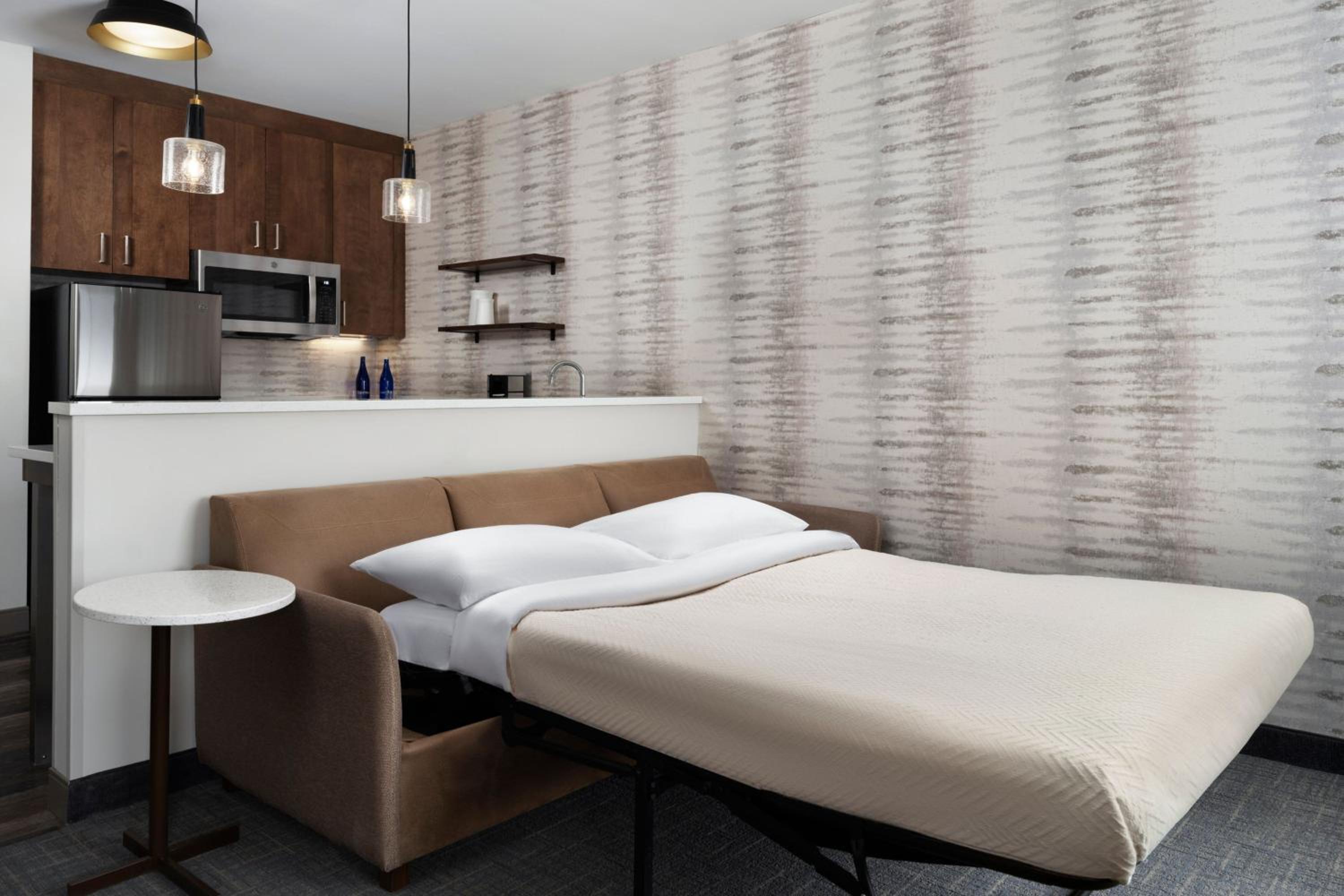 One-Bedroom Queen Suite with Two Queen Beds and Sofa Bed - Photo 6