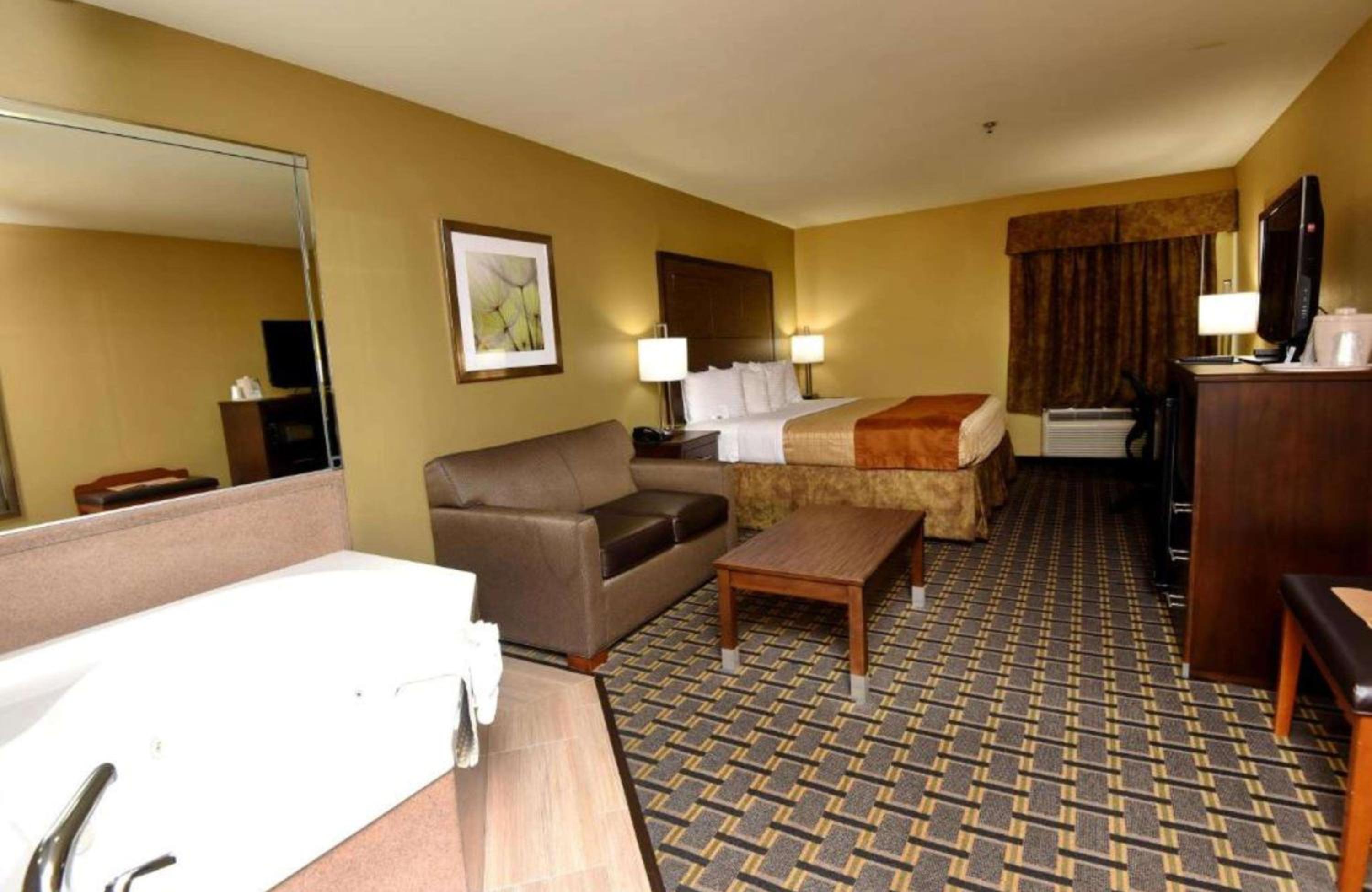King Suite with Spa Bath photo 1