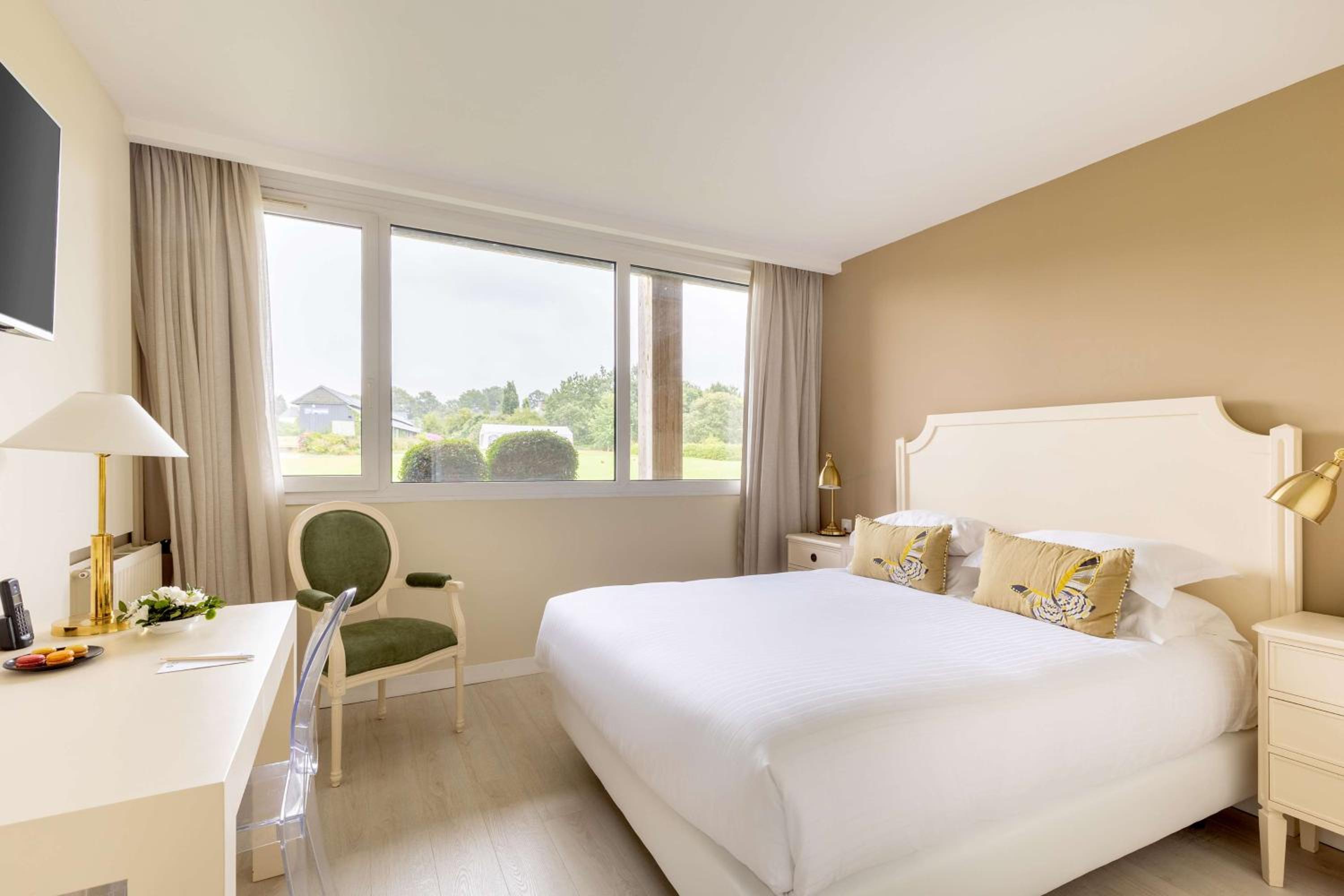 Classic Queen Room