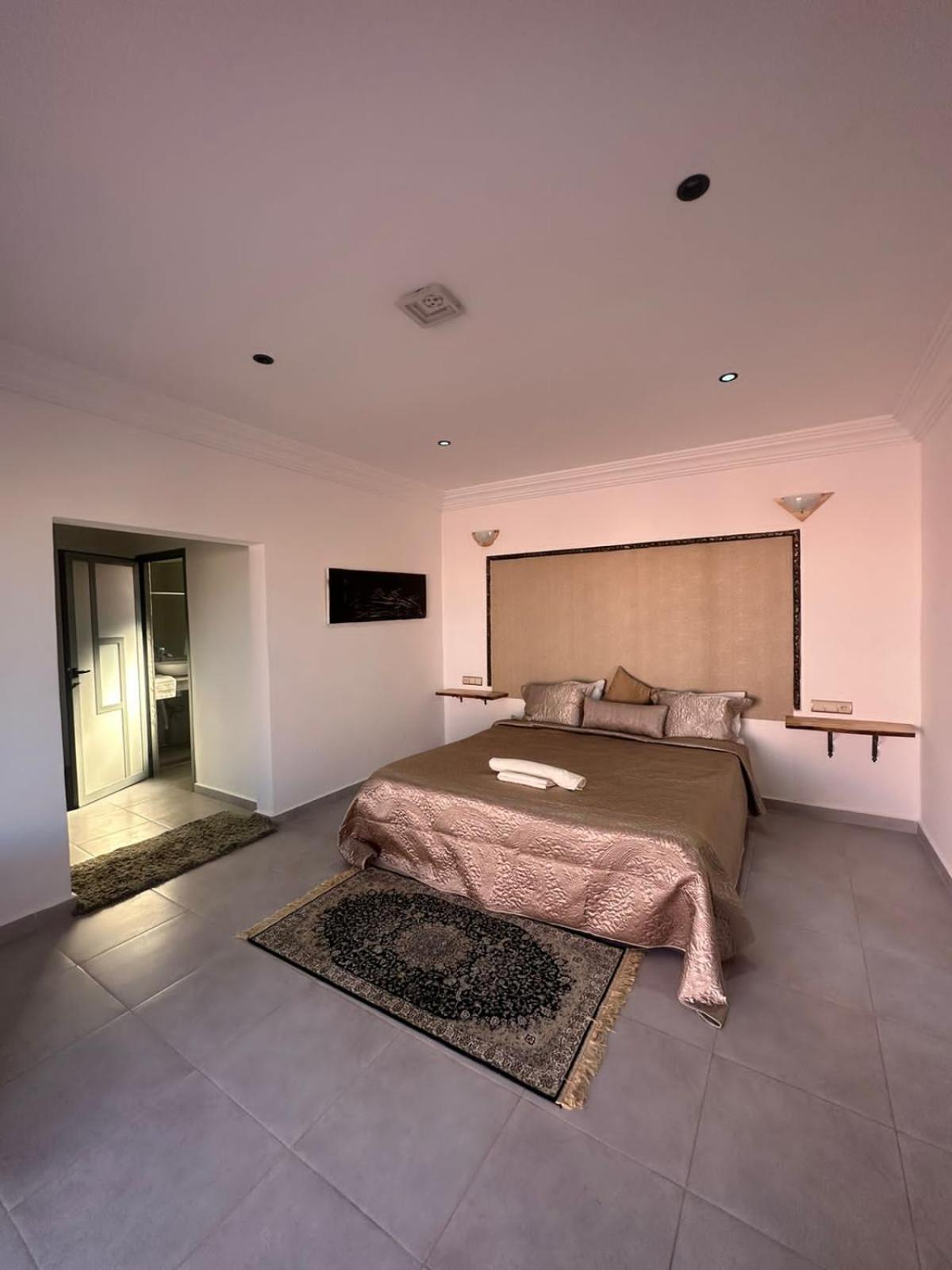 Two-Bedroom Villa - Photo 8
