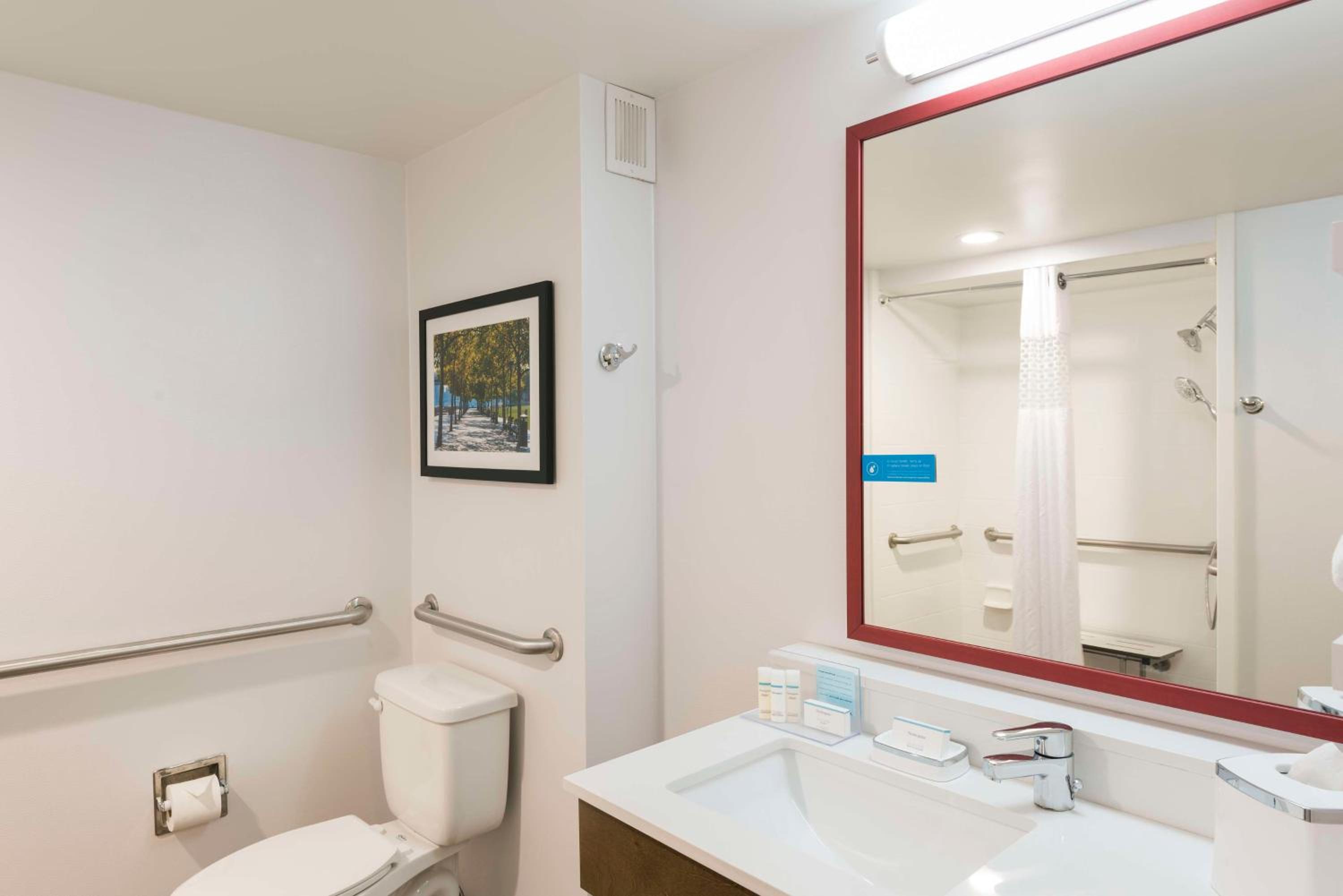 King Room - Hearing Accessible//Non-Smoking - Photo 6
