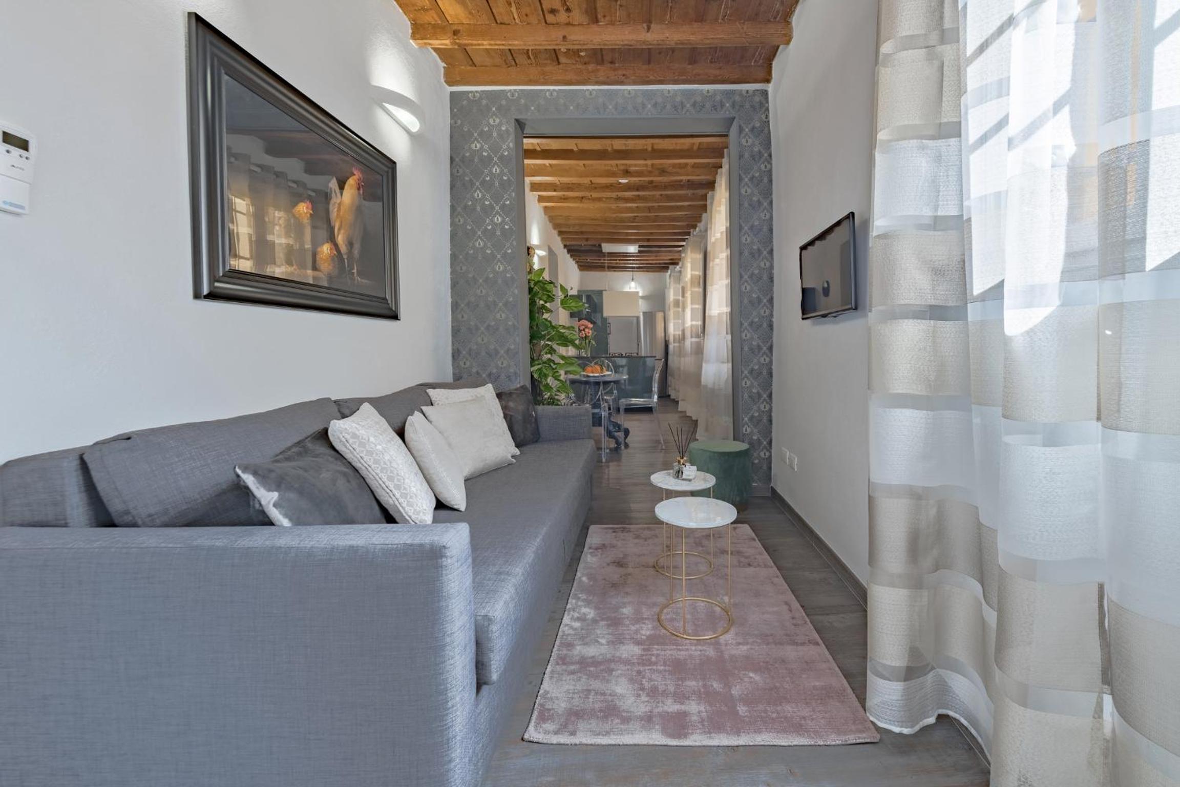 Apartment photo 1