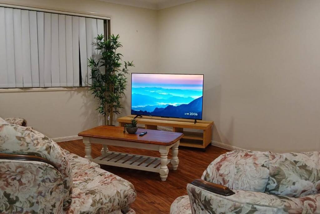 Four-Bedroom House photo 3