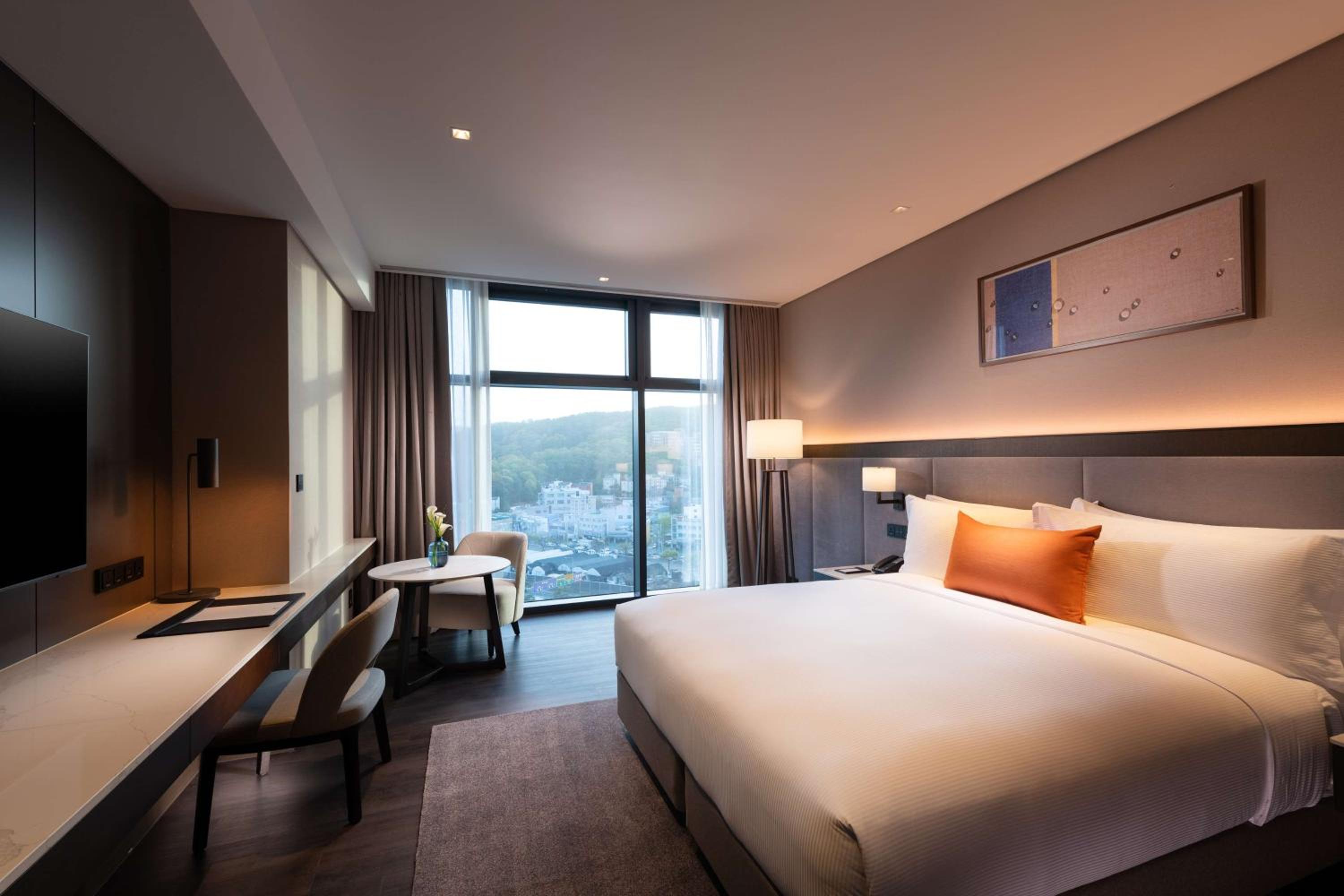King Guest Room - Photo 1
