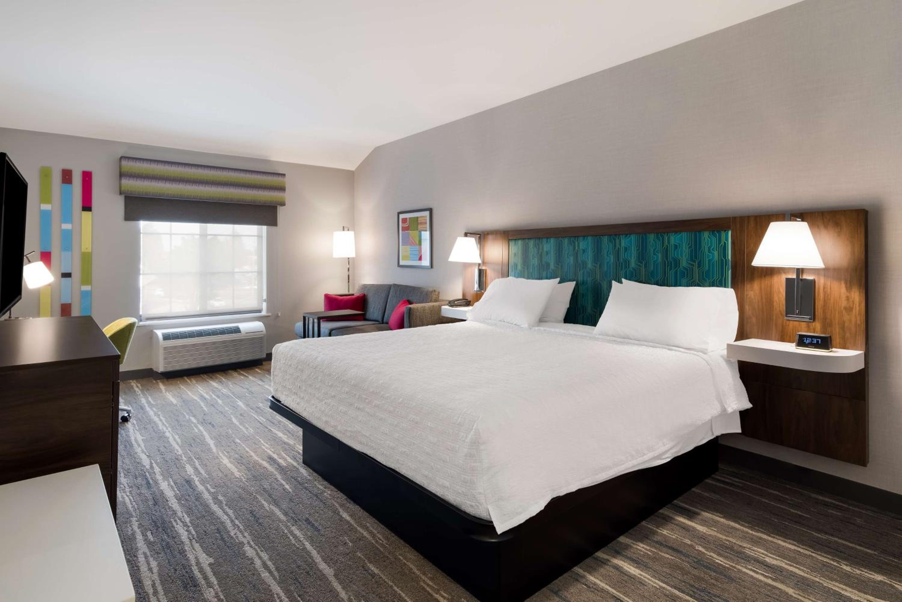 King Room with Sofa Bed - Hearing Accessible - Photo 1