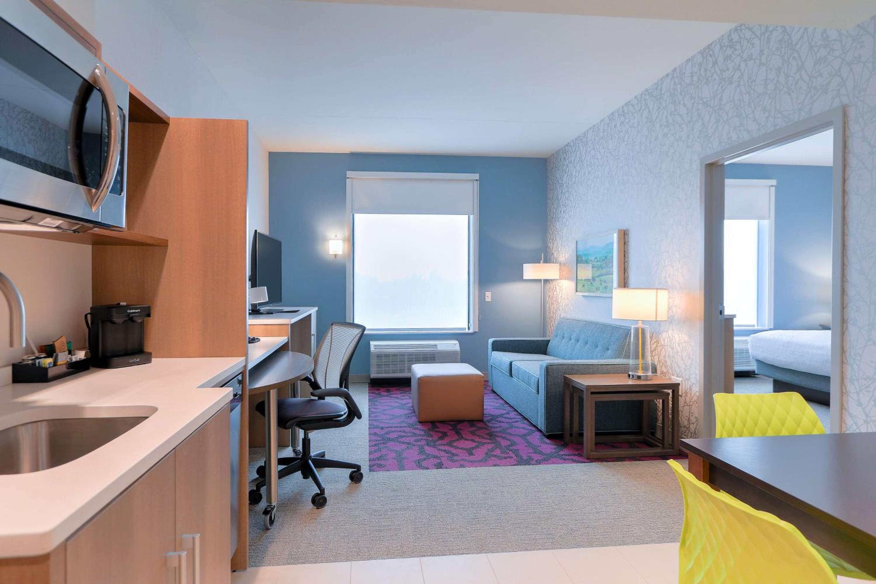 One-Bedroom King Suite photo 1