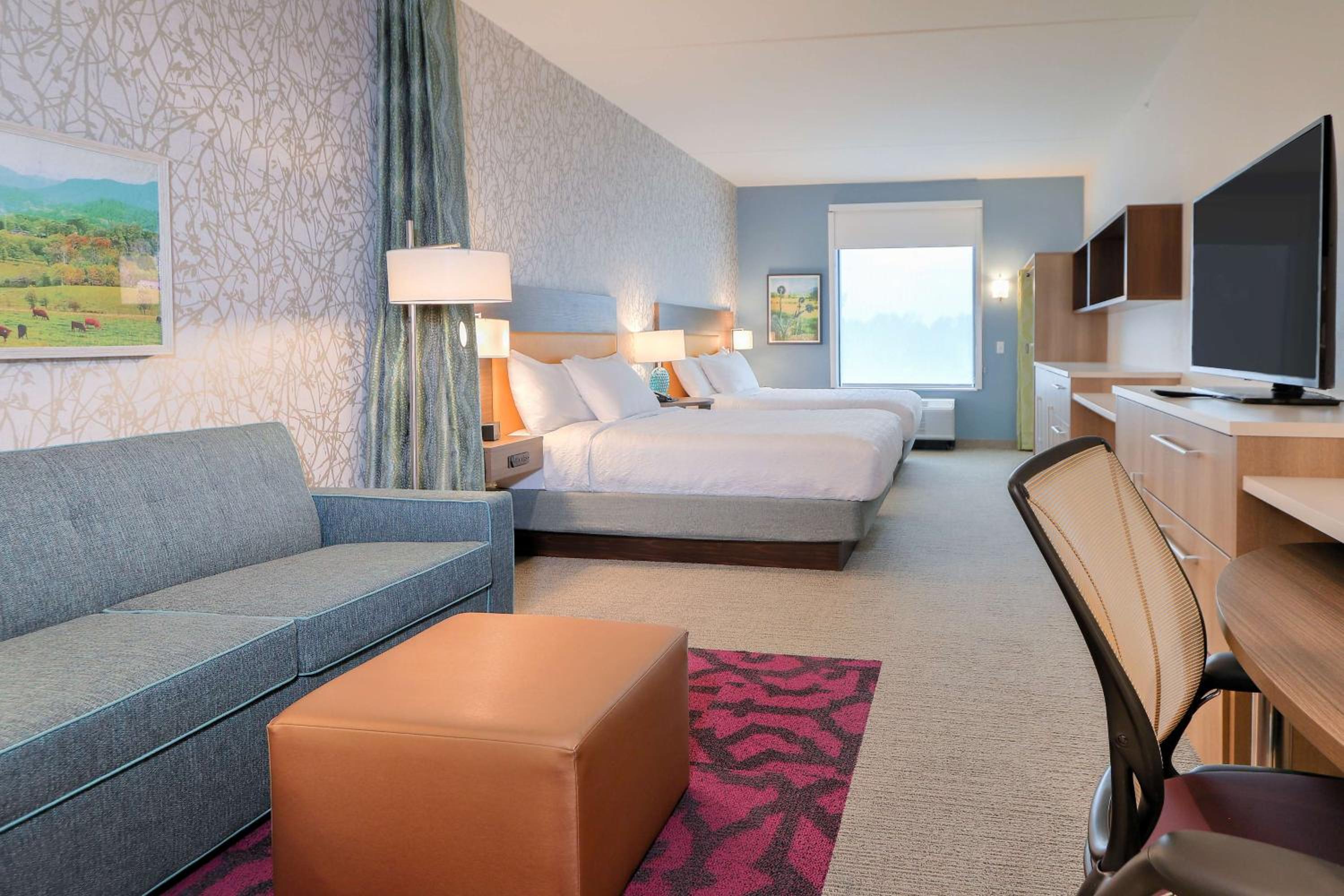 Studio Suite with Two Queen Beds - Photo 12