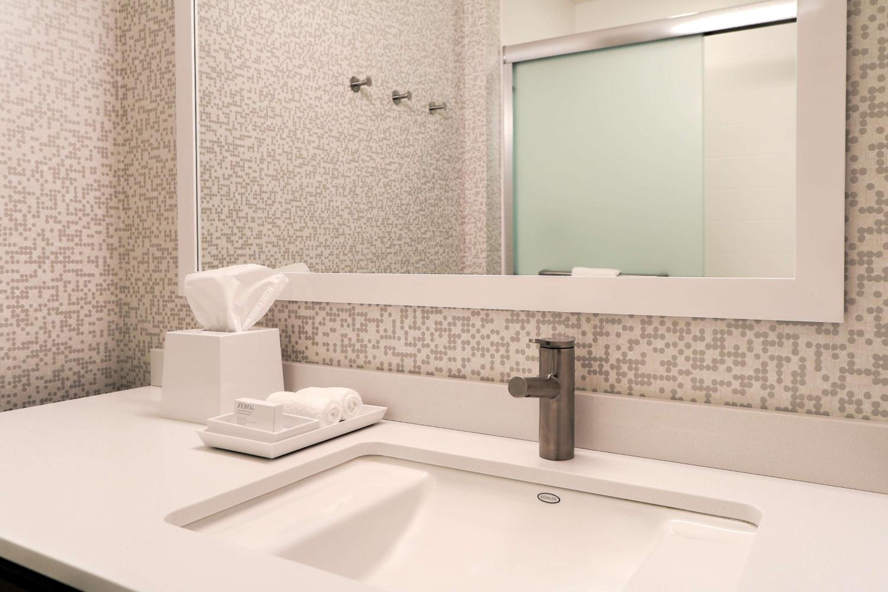 King Studio Suite - Photo 7