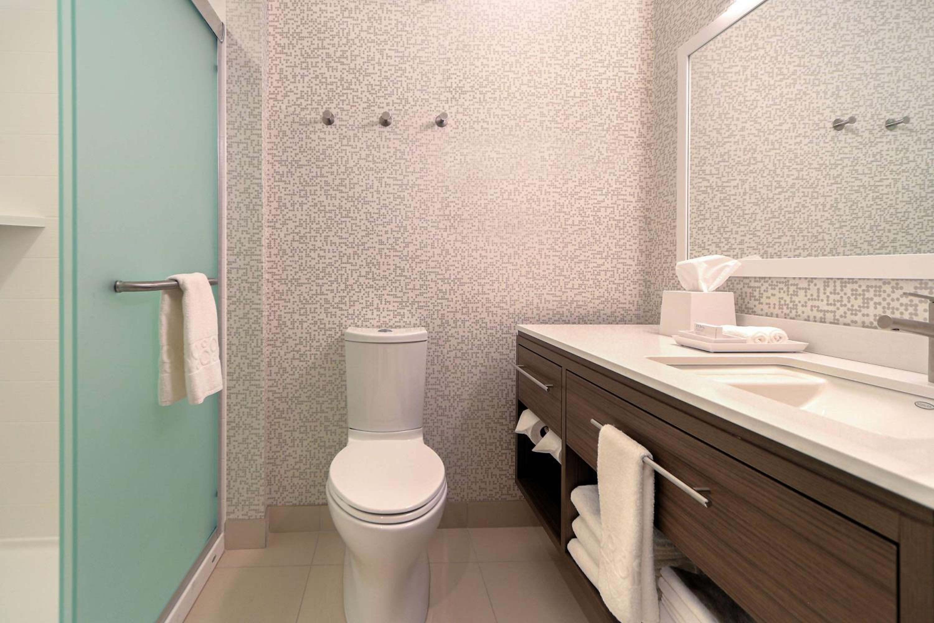 King Studio Suite - Photo 8