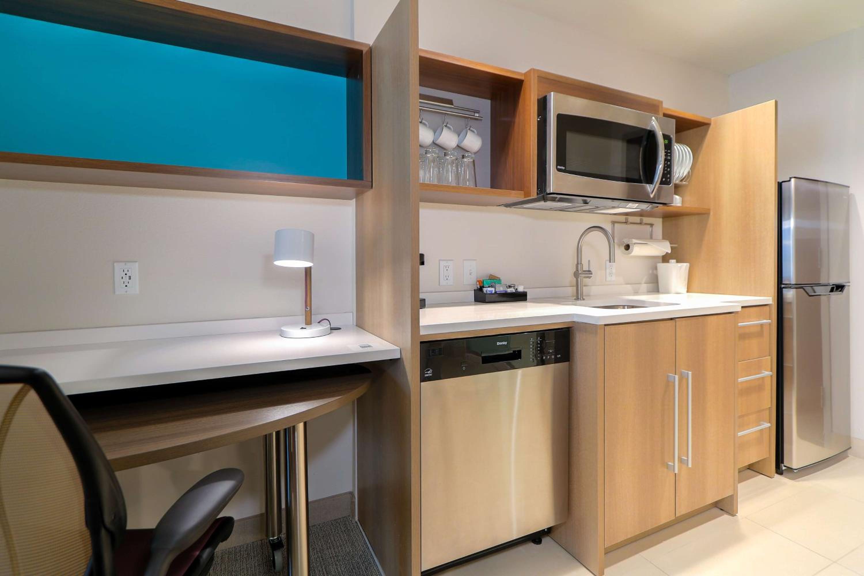 King Studio Suite - Photo 5
