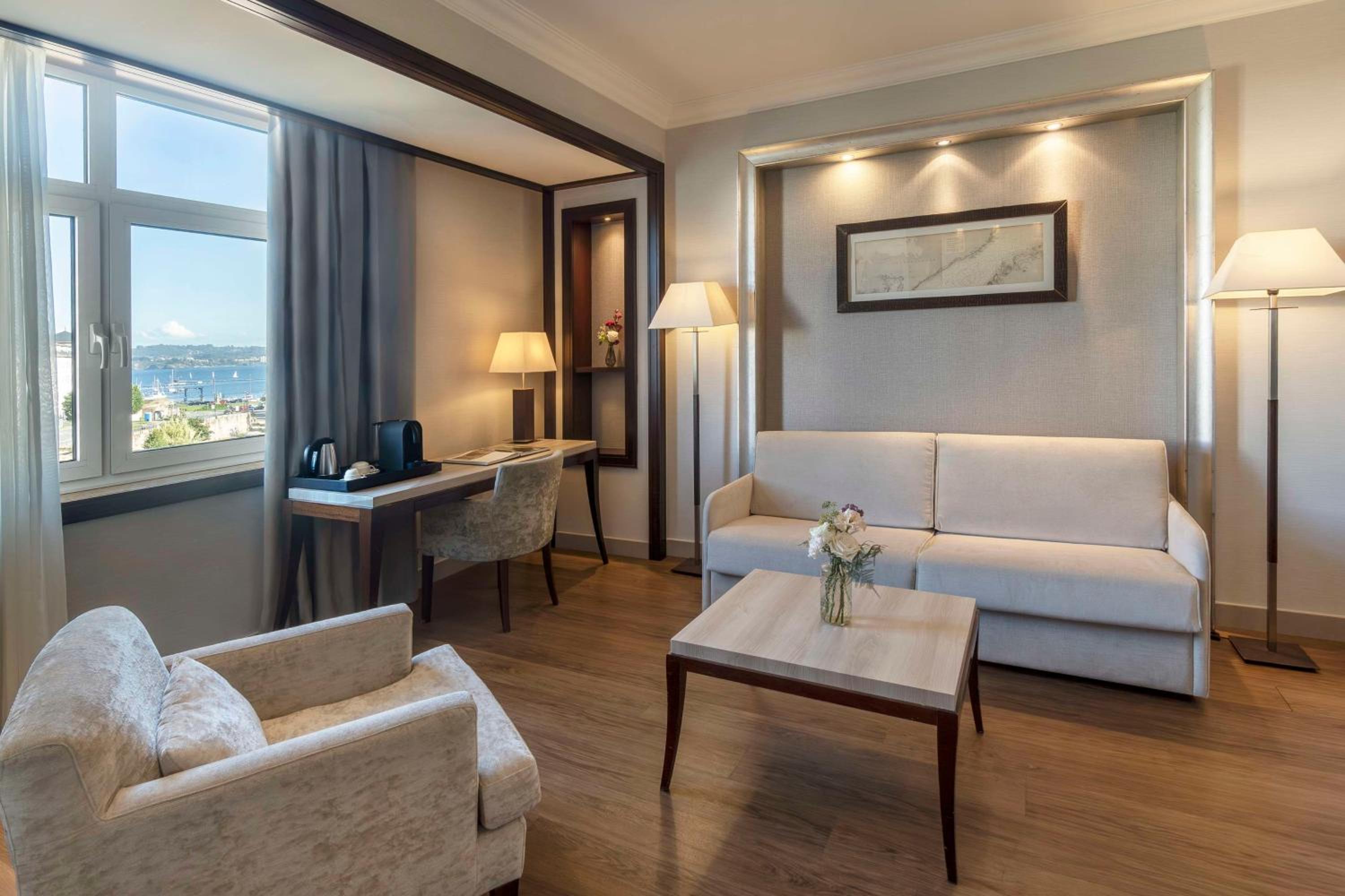 Junior Suite with Sea View - Photo 7