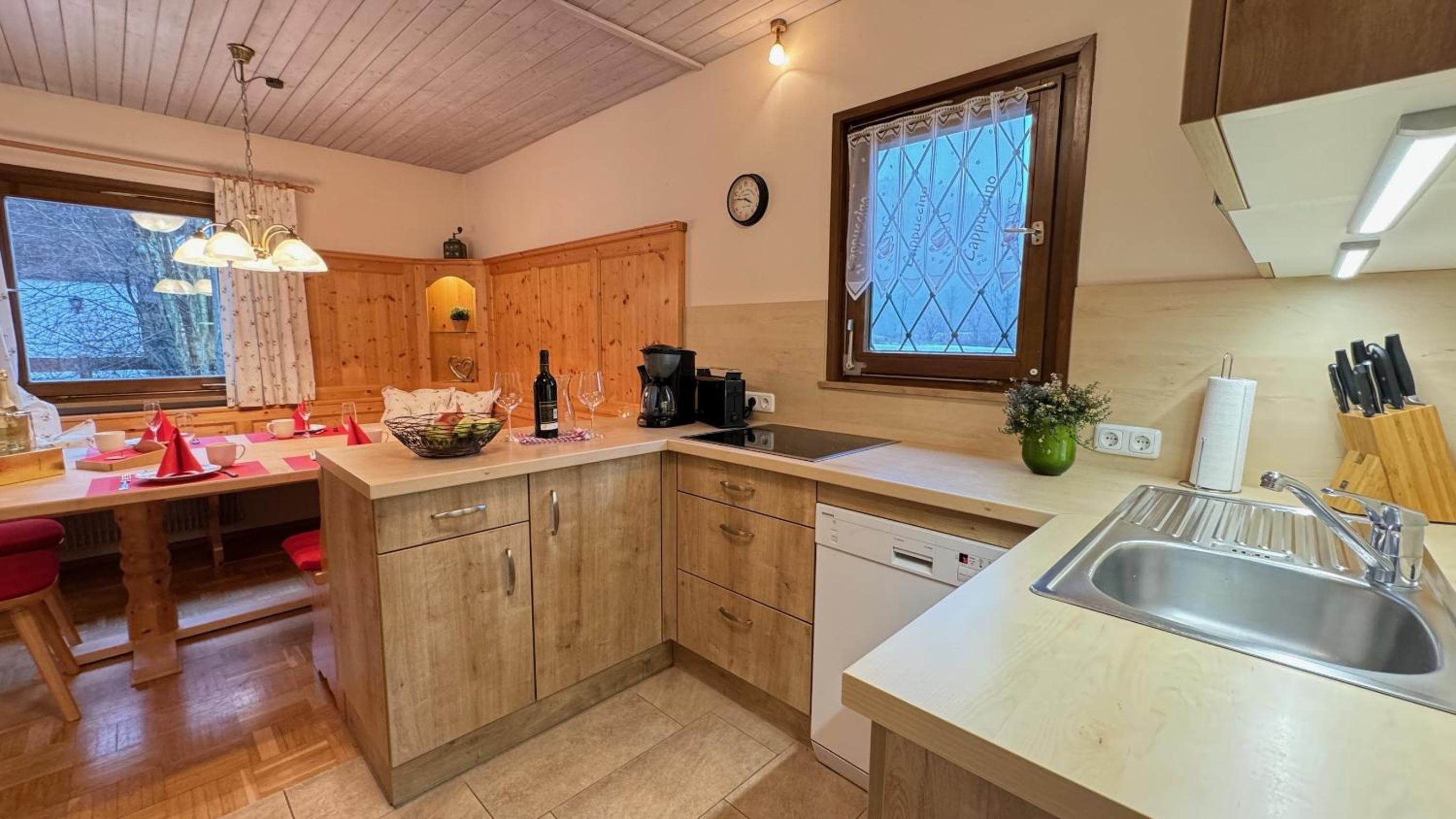 Three-Bedroom House photo 3