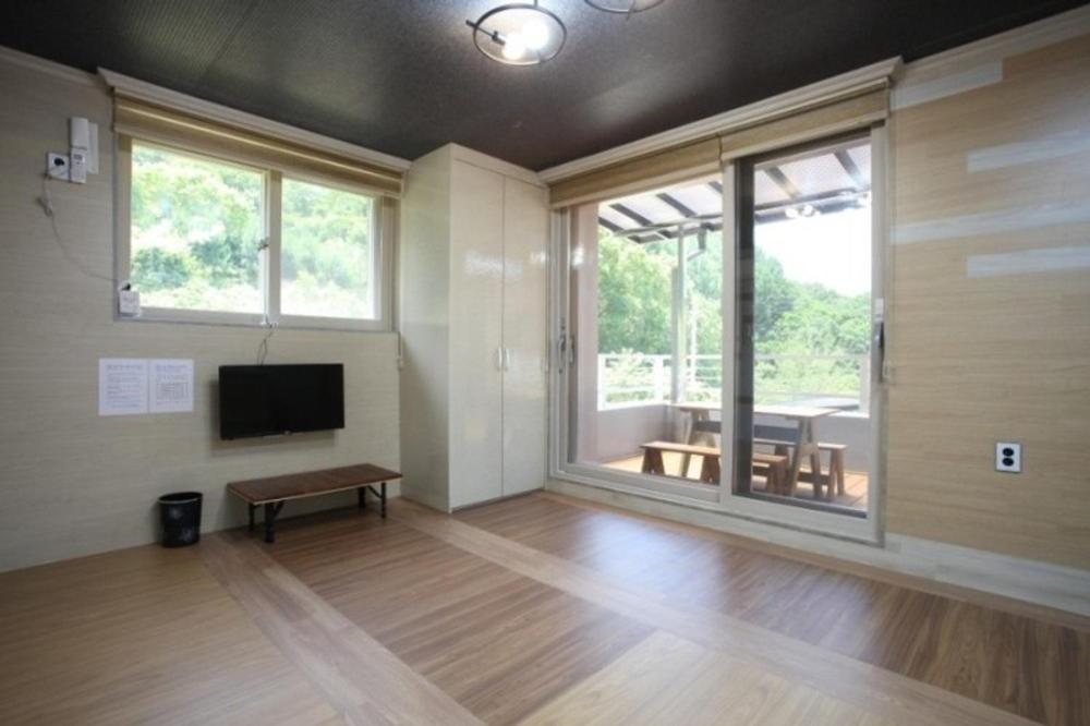 Double Room 4 photo 1