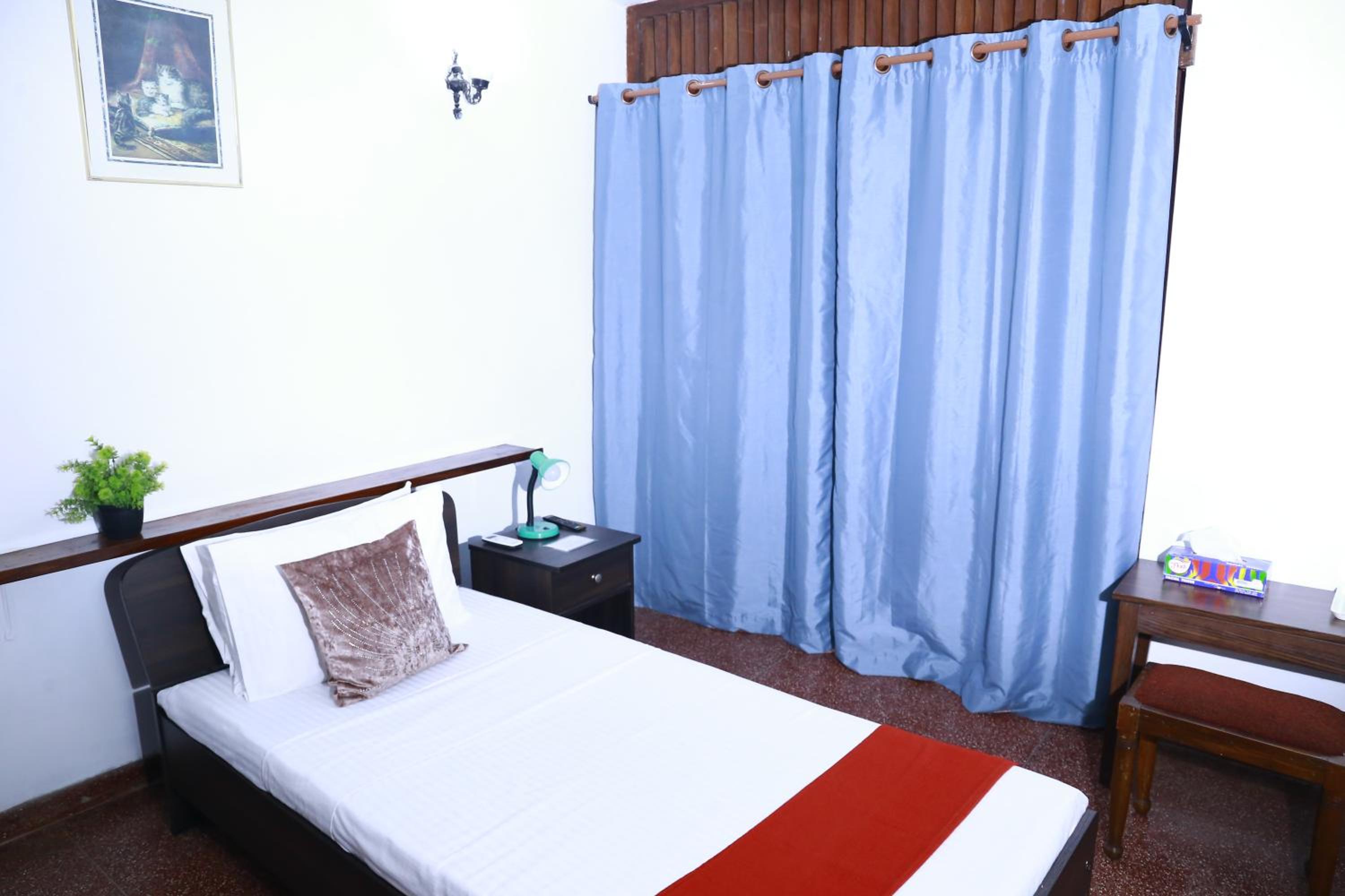 Deluxe Single Room photo 3