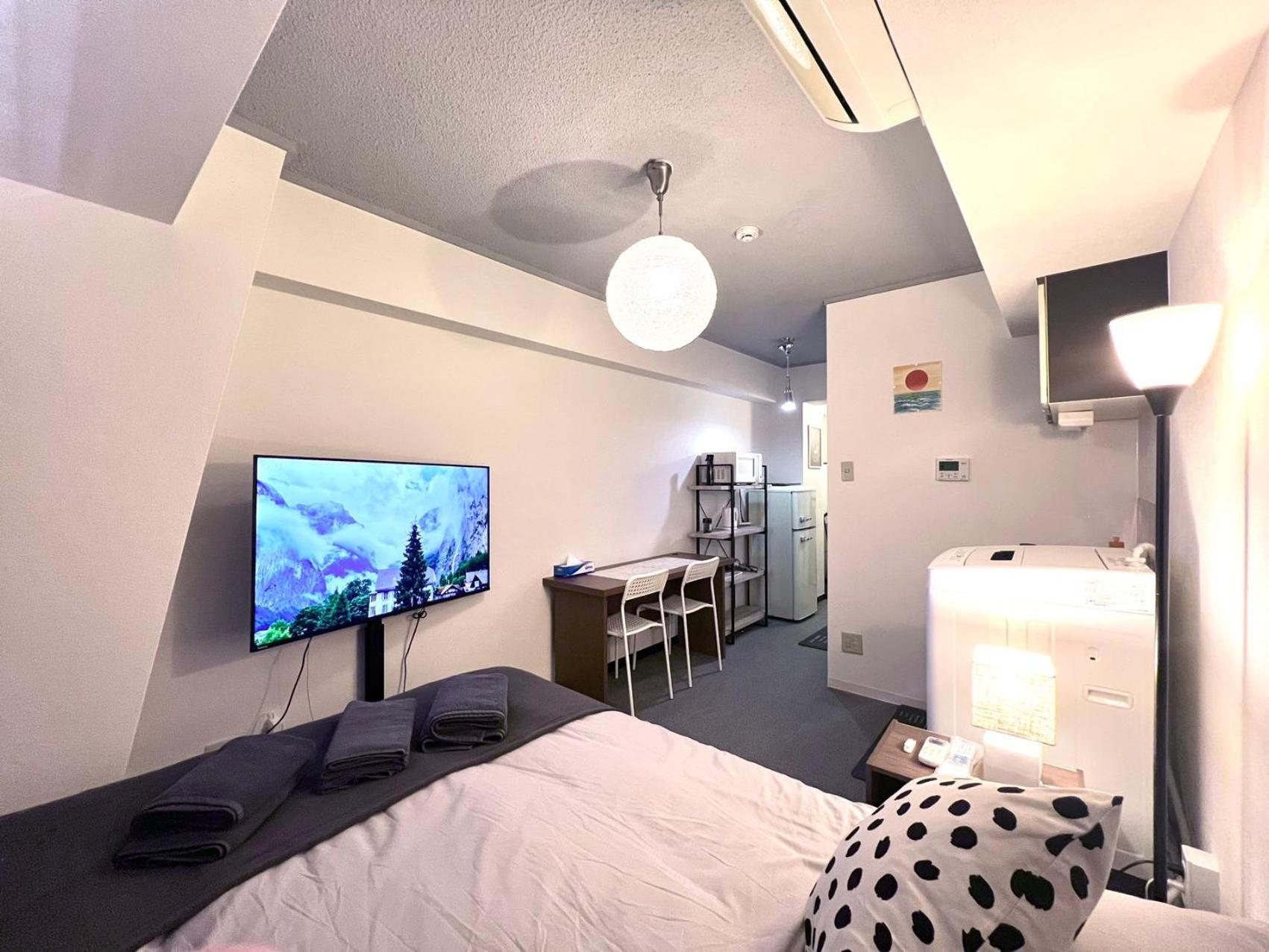 One-Bedroom Apartment photo 1