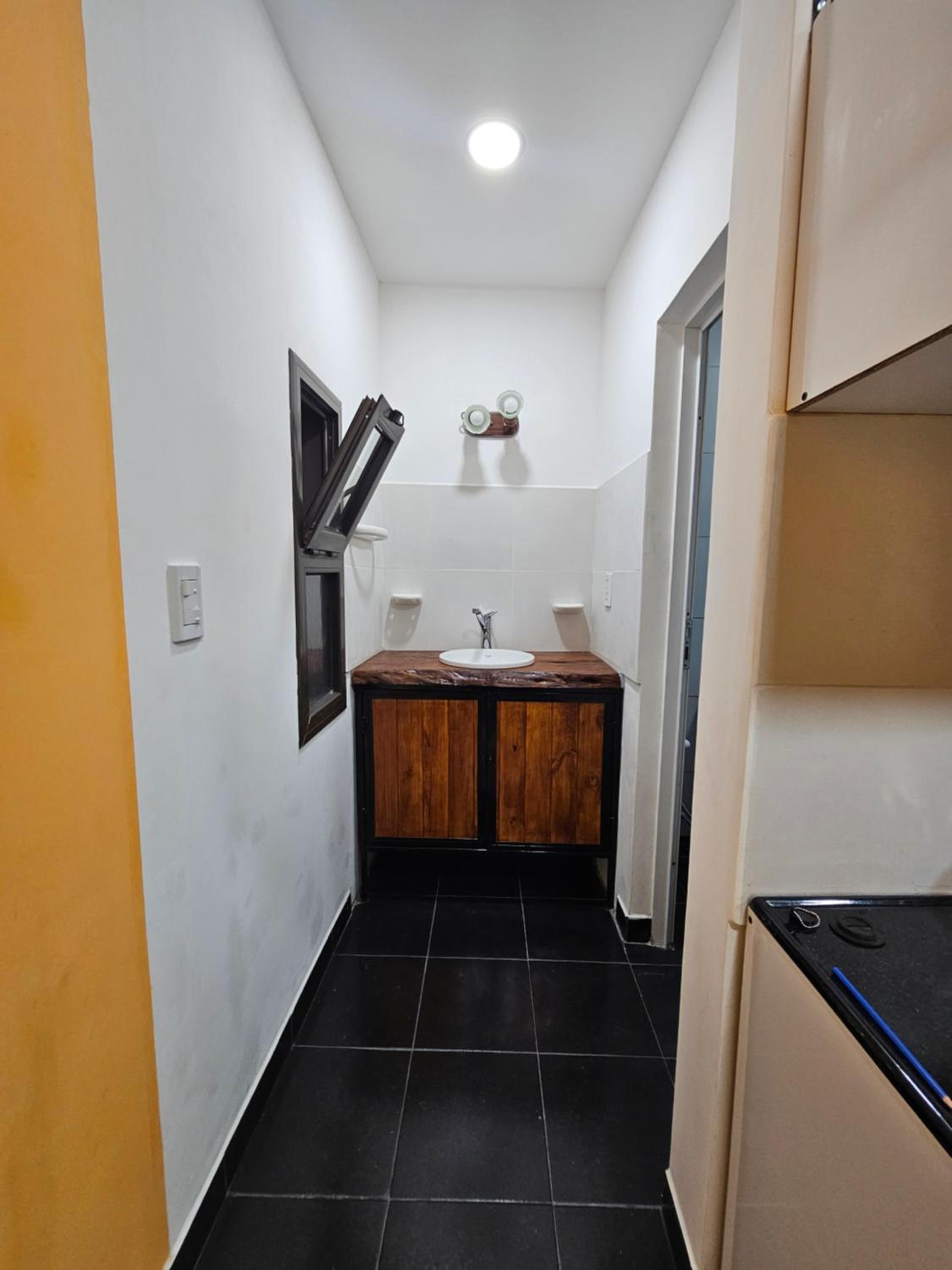 One-Bedroom Apartment photo 3