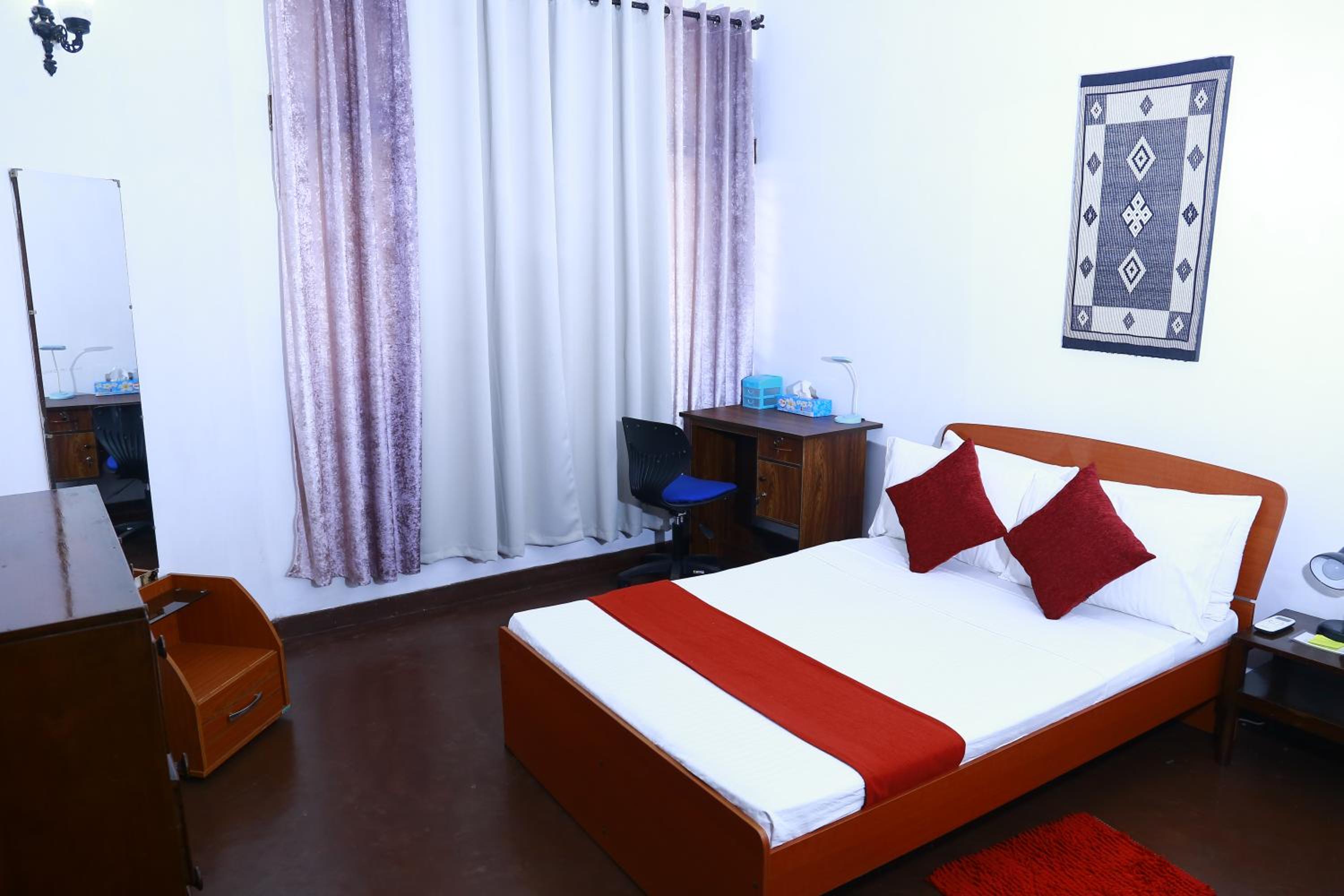 Deluxe Double or Twin Room - Photo 6