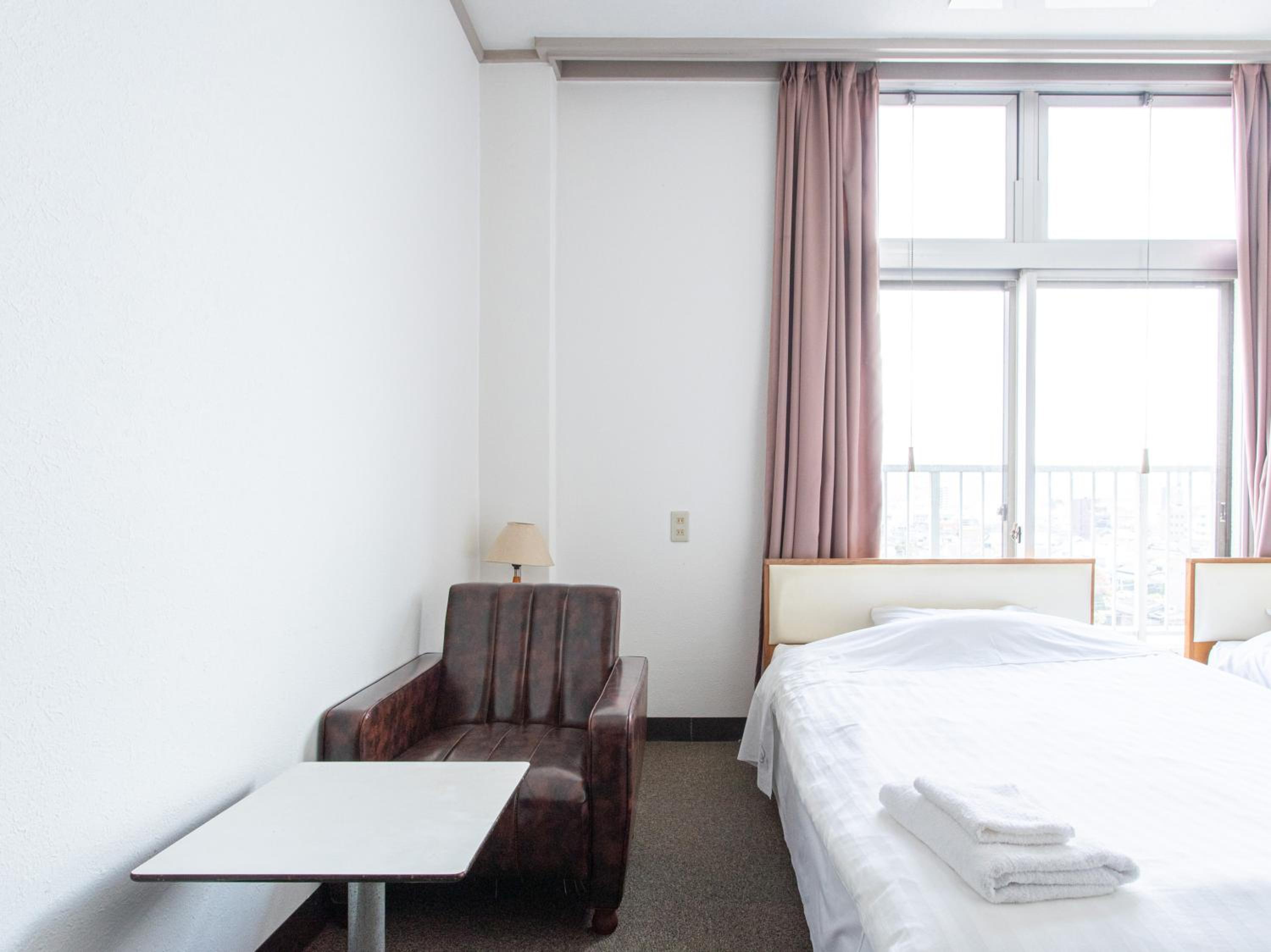 Twin Room  - Non-Smoking - Photo 7