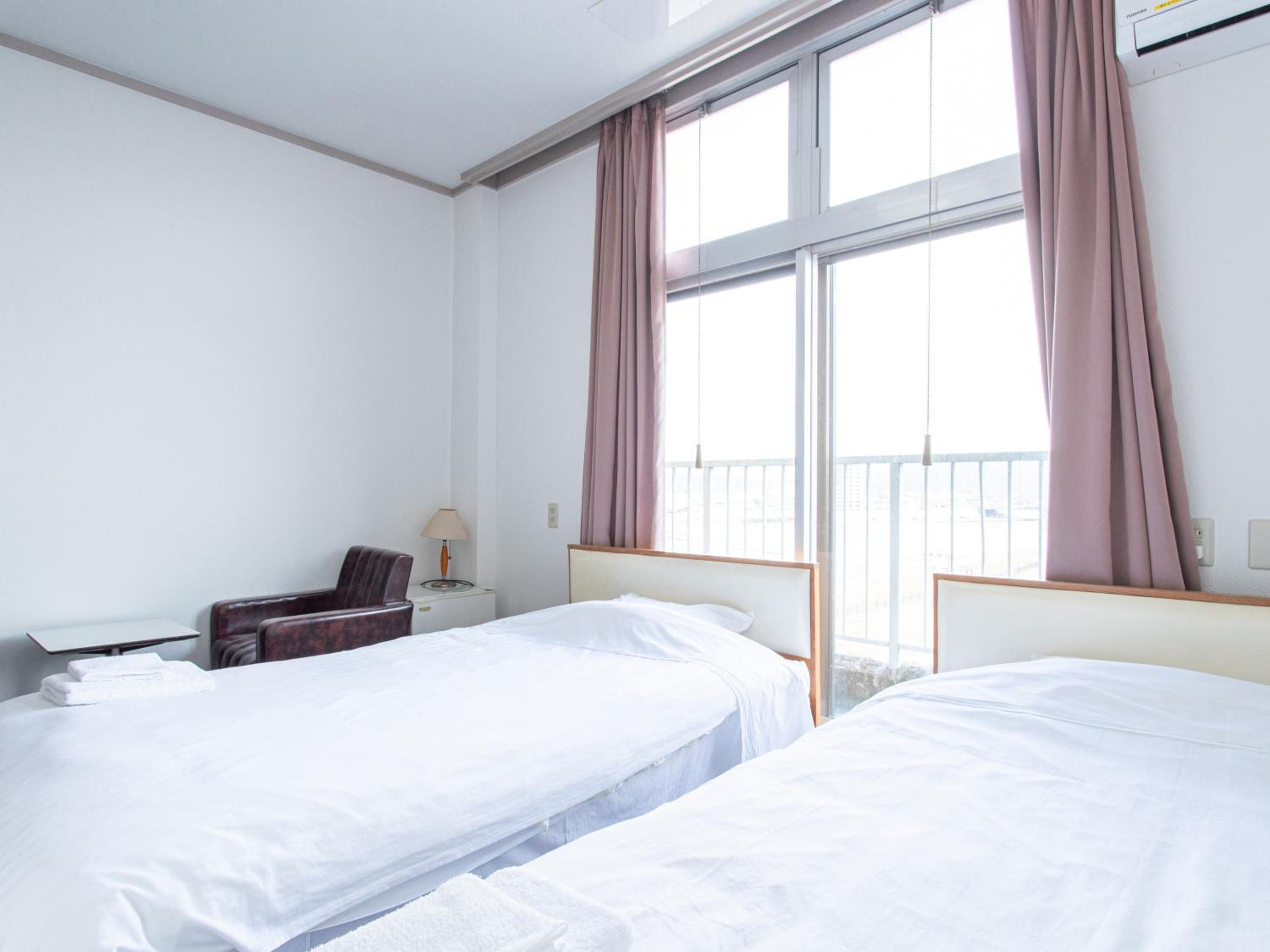 Twin Room  - Non-Smoking - Photo 6
