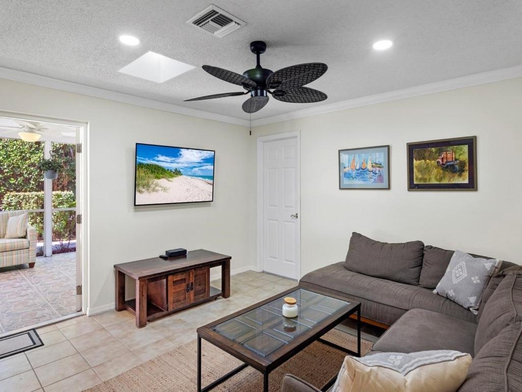 Three-Bedroom House photo 1