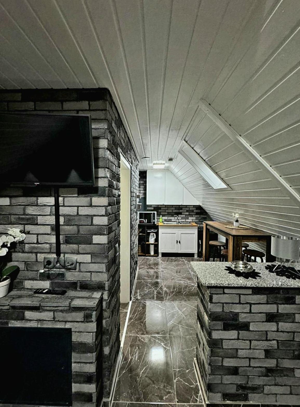 Apartment - Photo 3