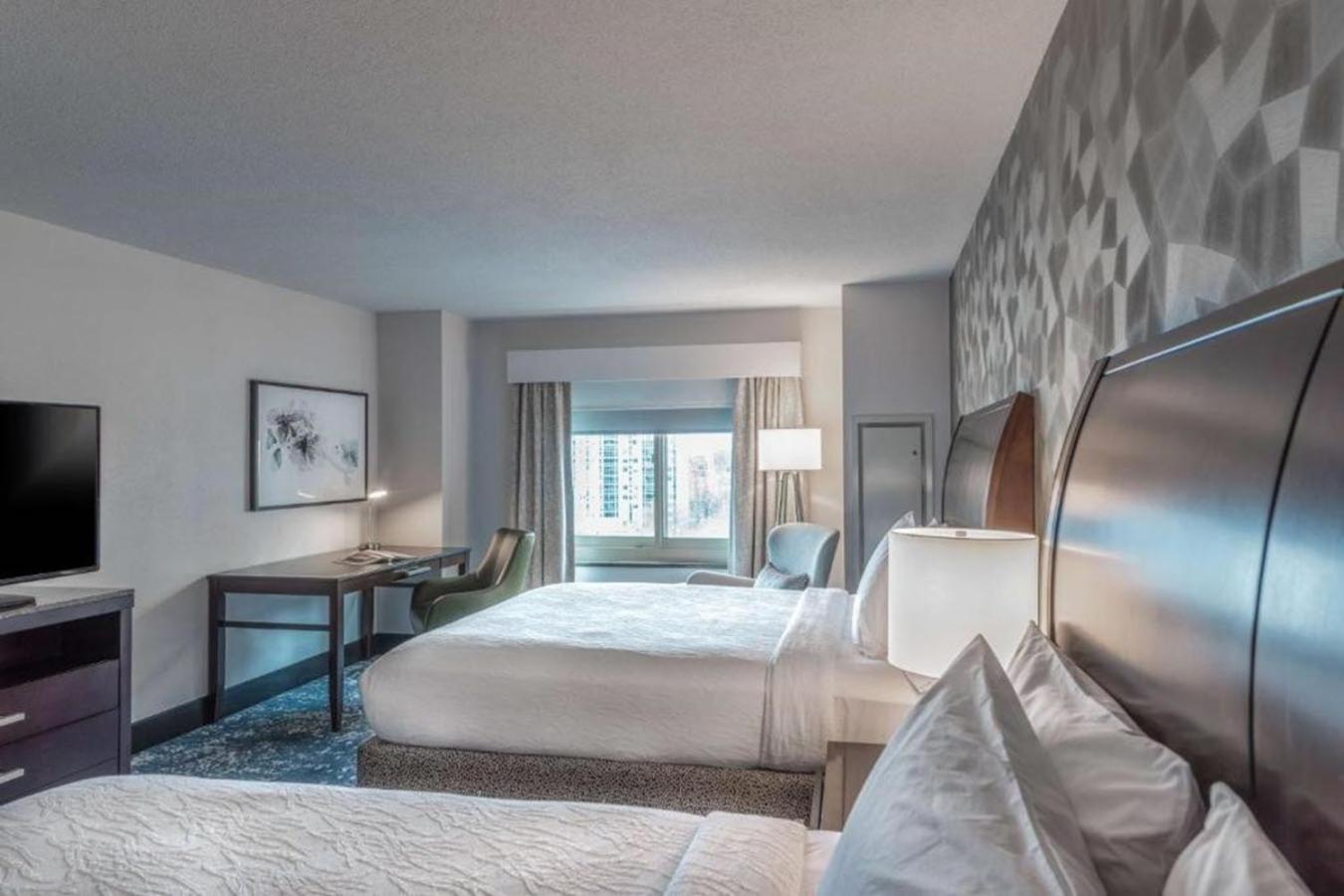 Queen Room with Two Queen Beds - Photo 11
