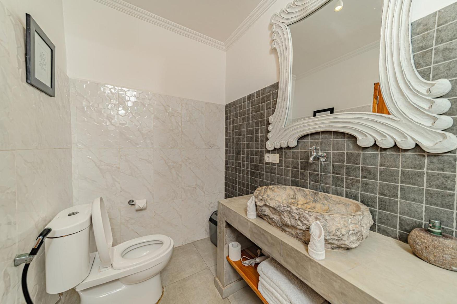 Suite - Photo 9