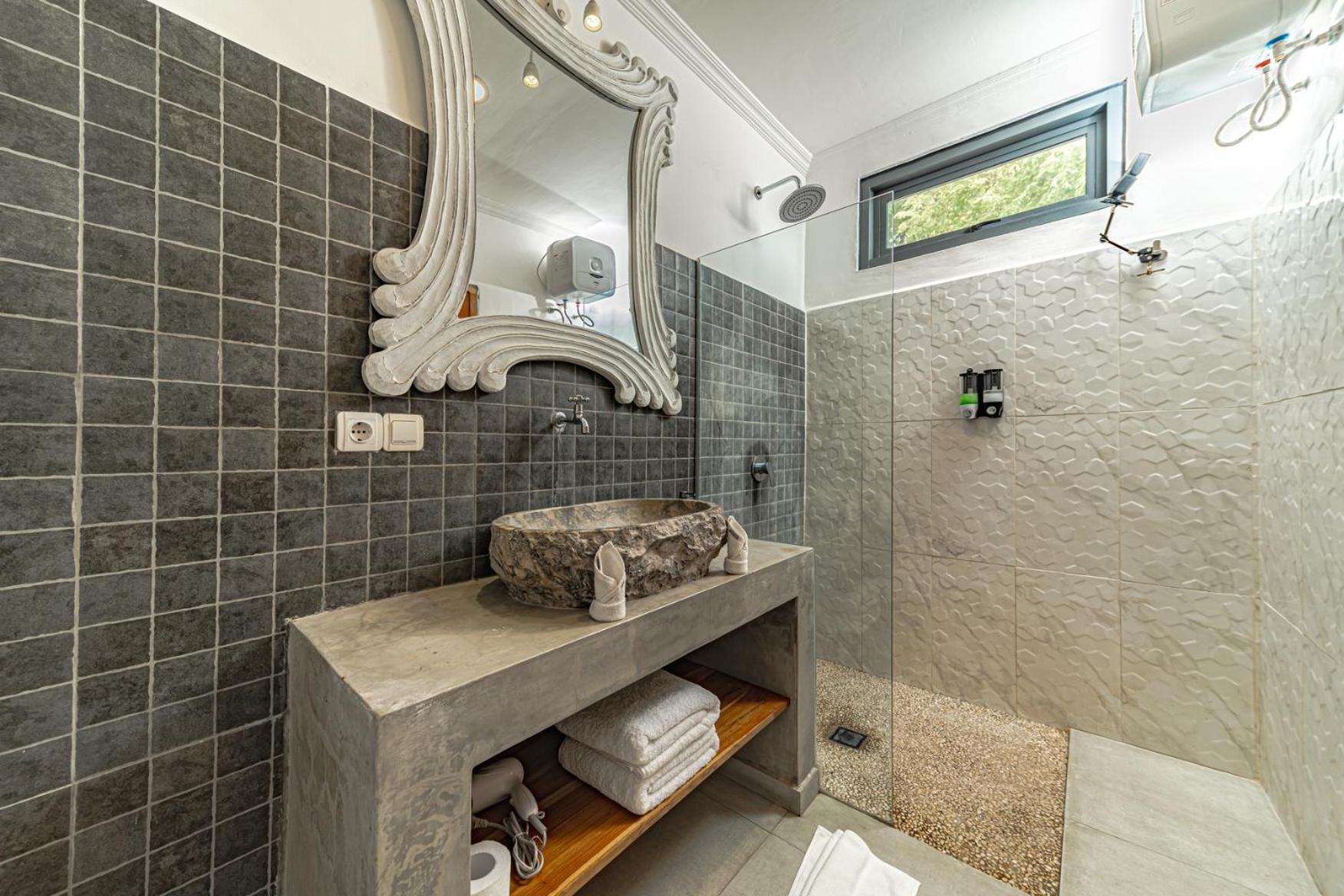 Suite - Photo 2