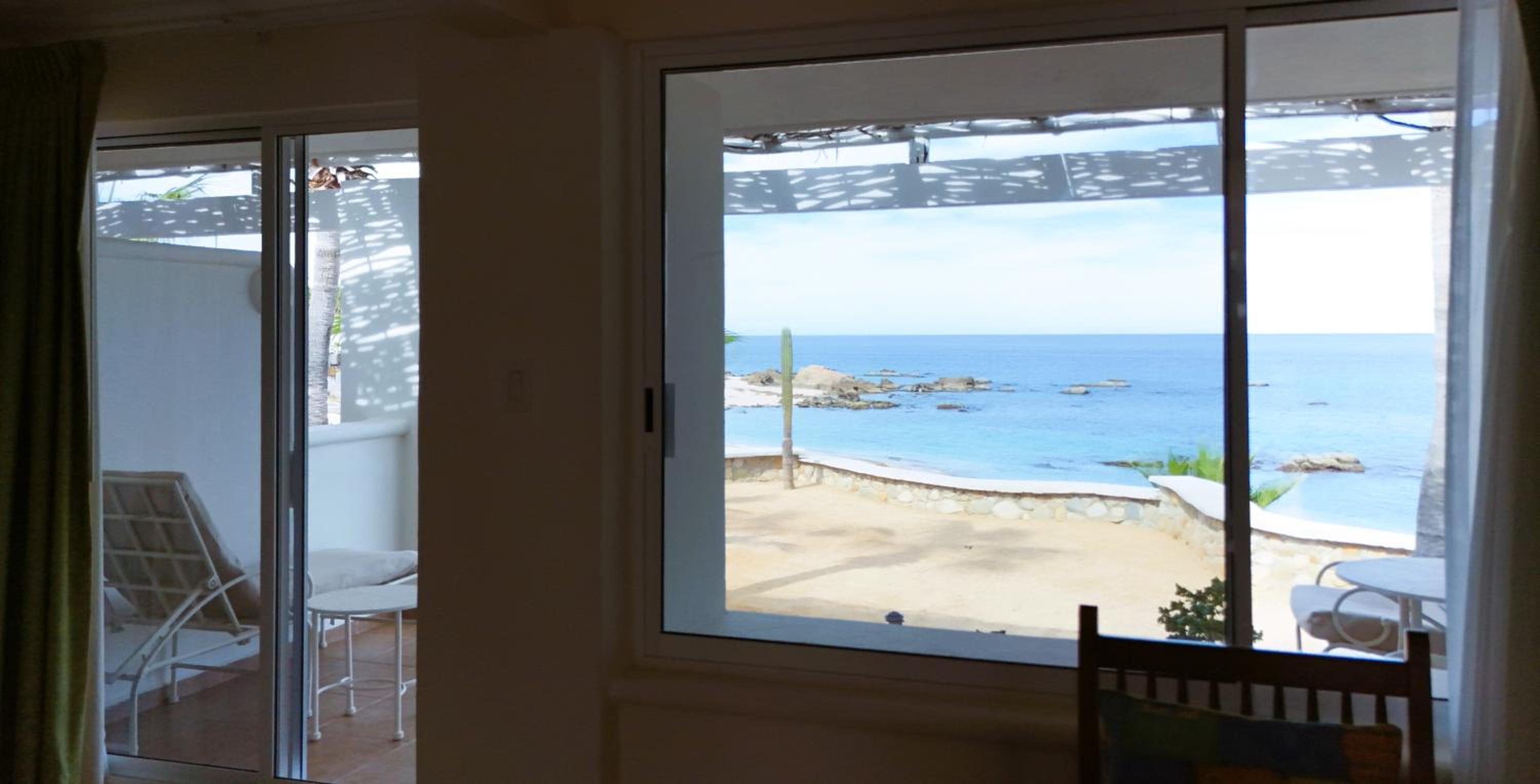 Suite - Photo 20