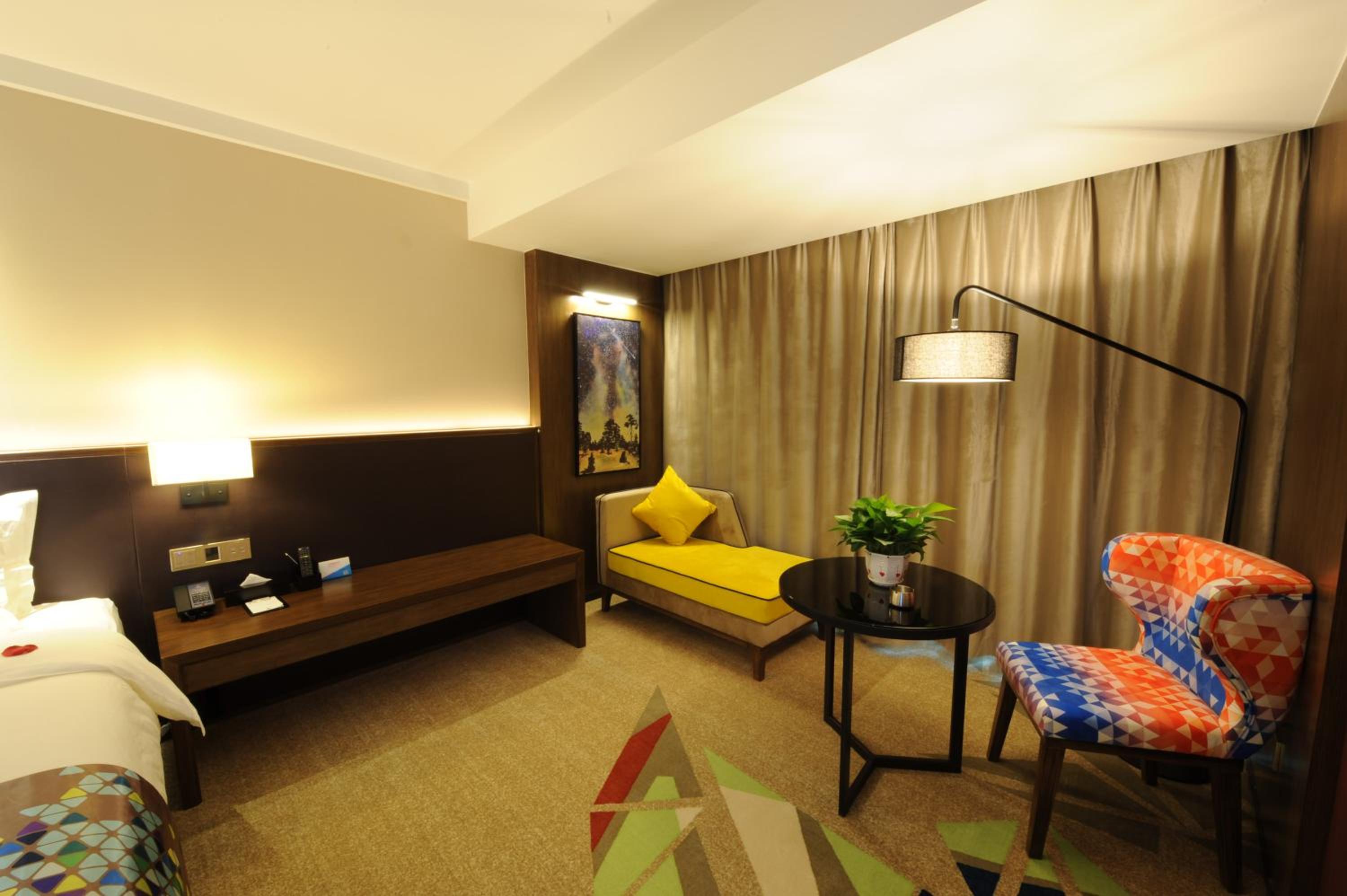 Deluxe Queen Room