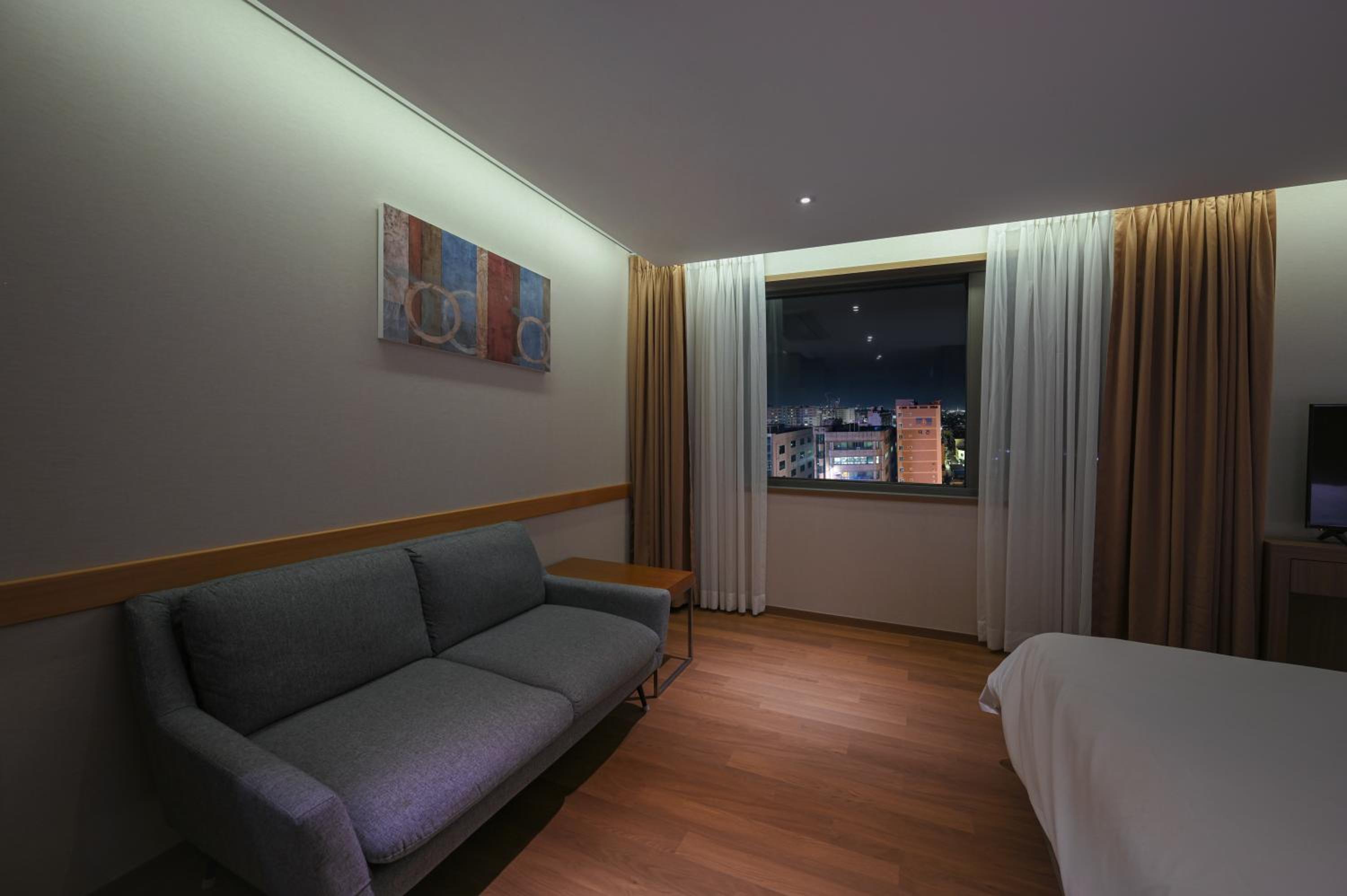 Premier Twin Room photo 2