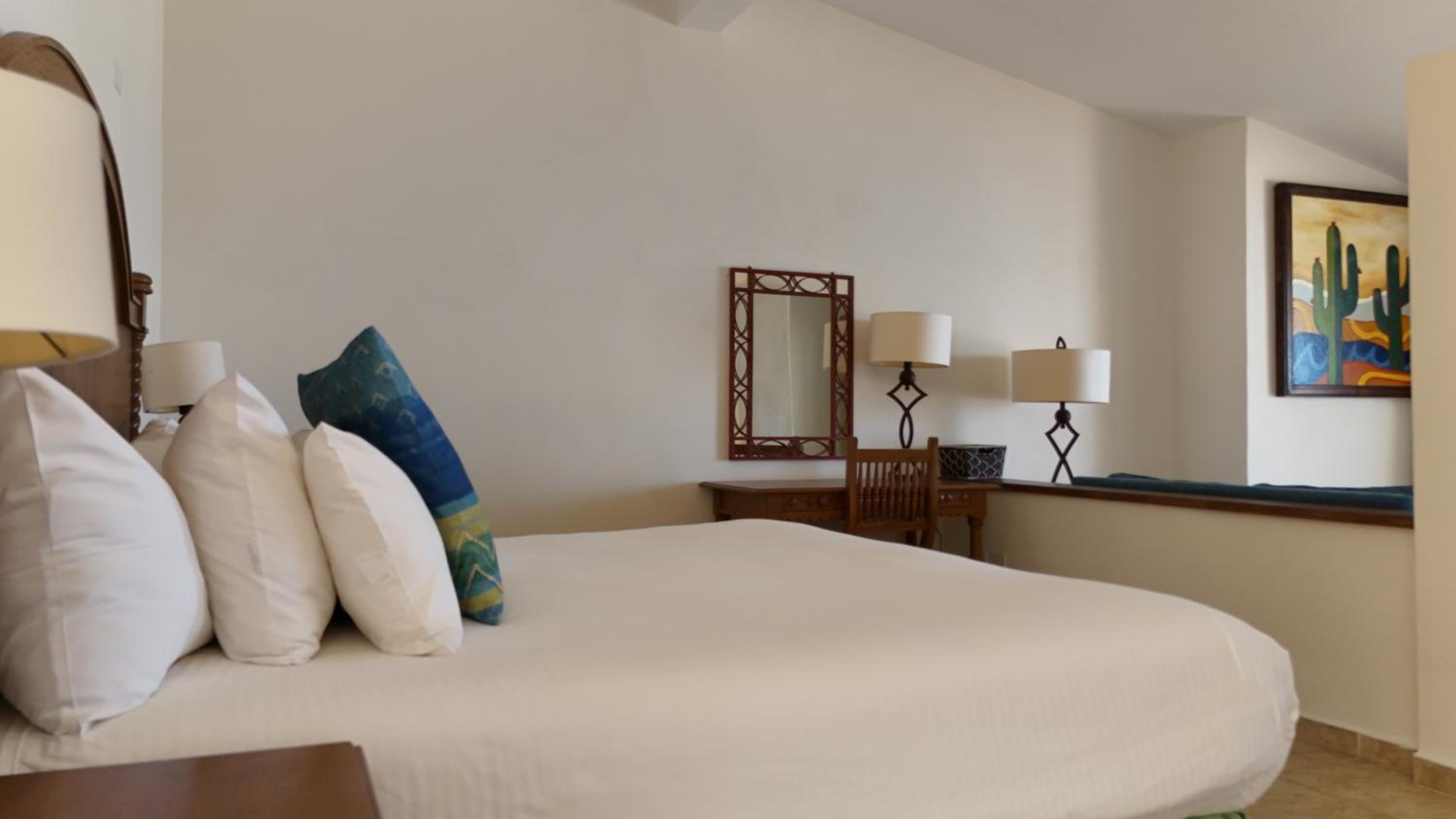 Suite - Photo 16