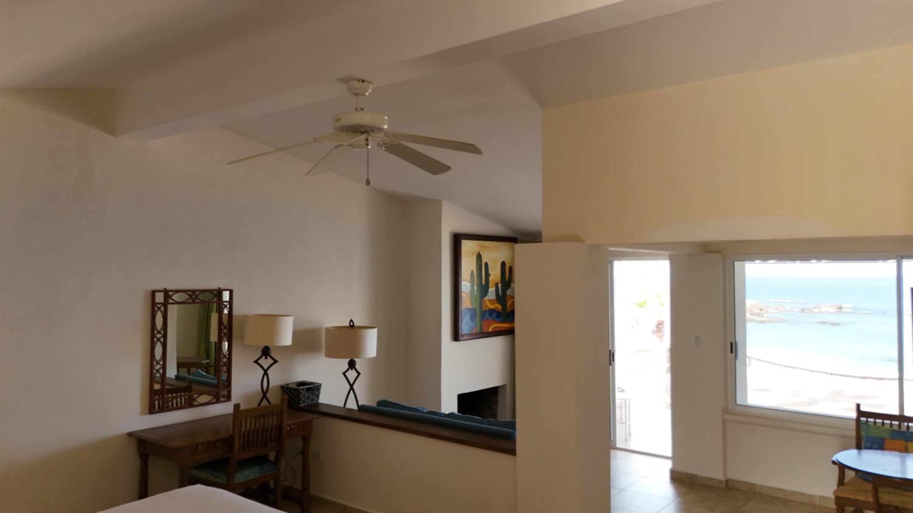 Suite - Photo 9