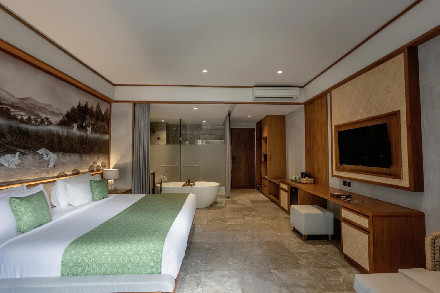 Suite with Free Benefit