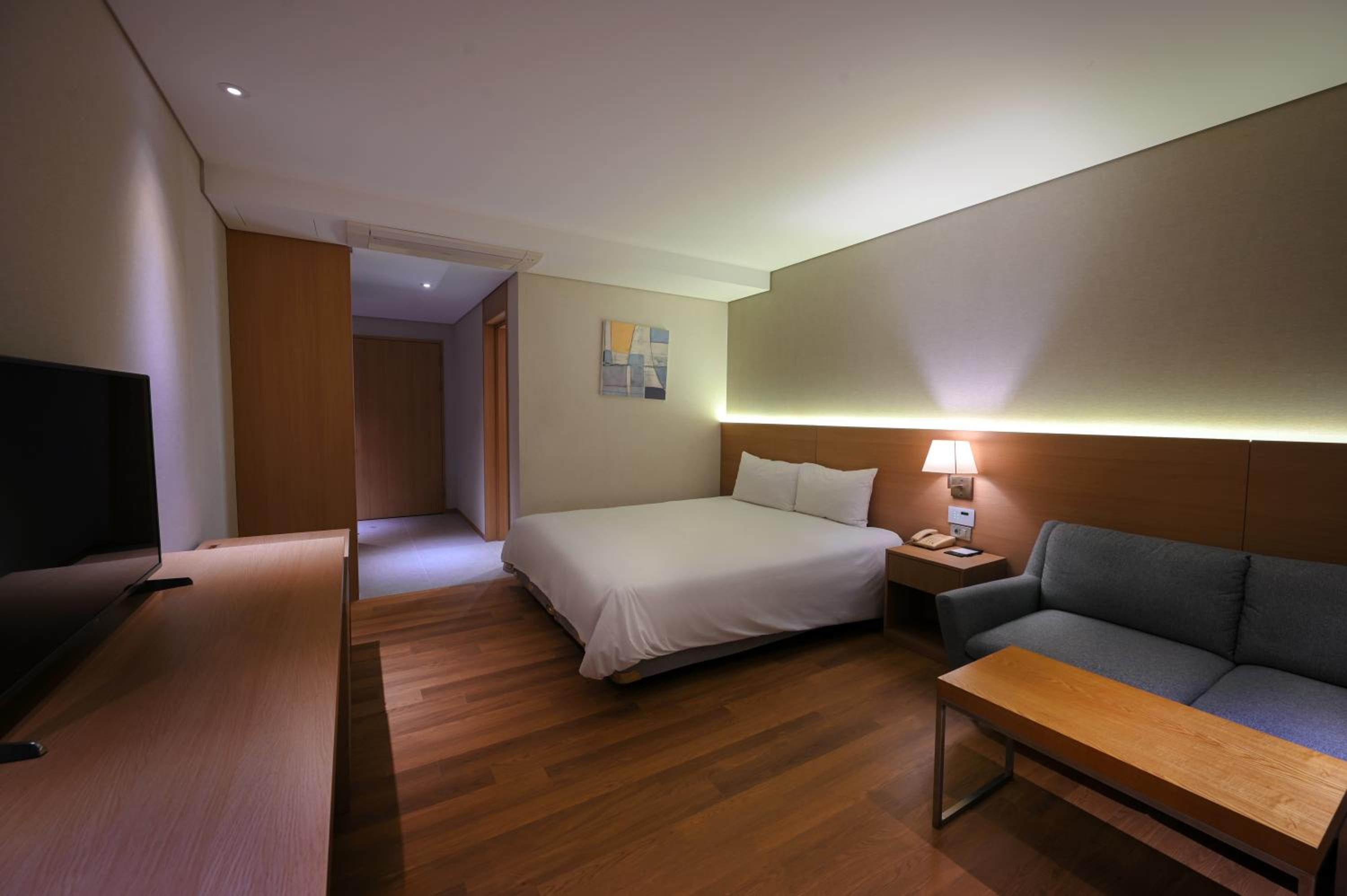 Super Deluxe Double Room photo 3