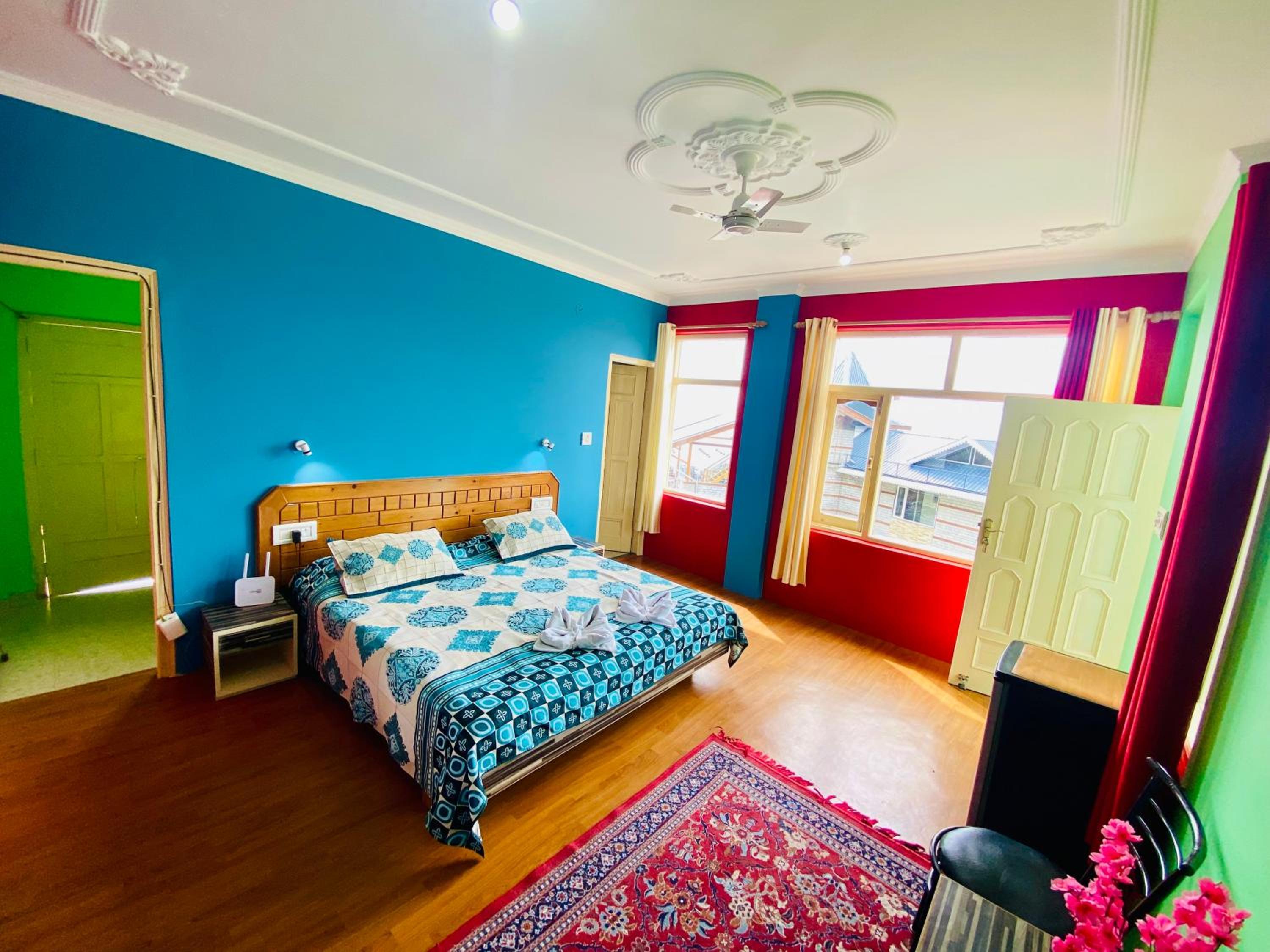 Apartment with Mountain View photo 1